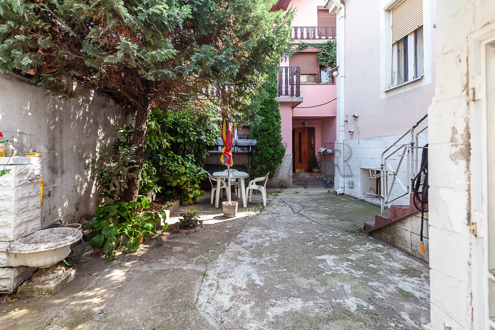 četvorosobna kuća, 310 m2, Kičevo, Kosovska ID: p-09668 19