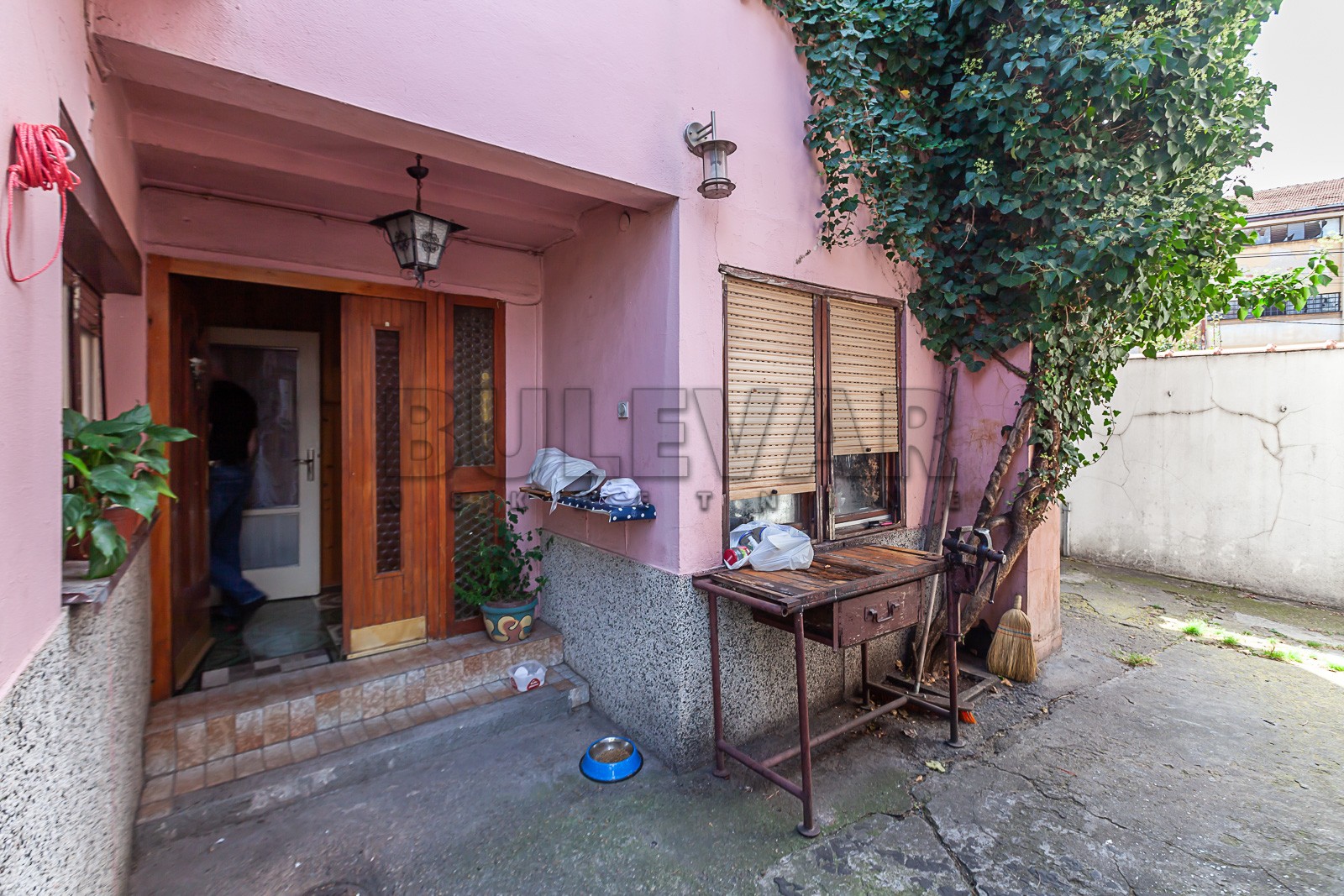 četvorosobna kuća, 310 m2, Kičevo, Kosovska ID: p-09668 20