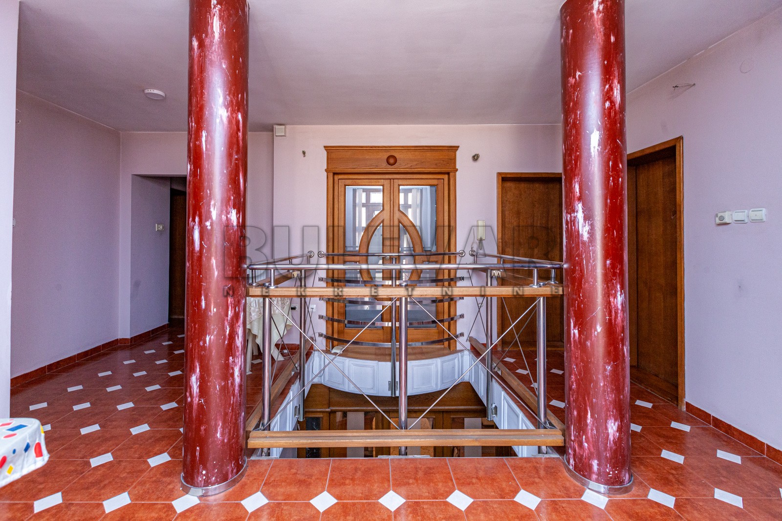 četvorosobna kuća, 450 m2, Centar, Jug Bogdanova ID: p-05303 19