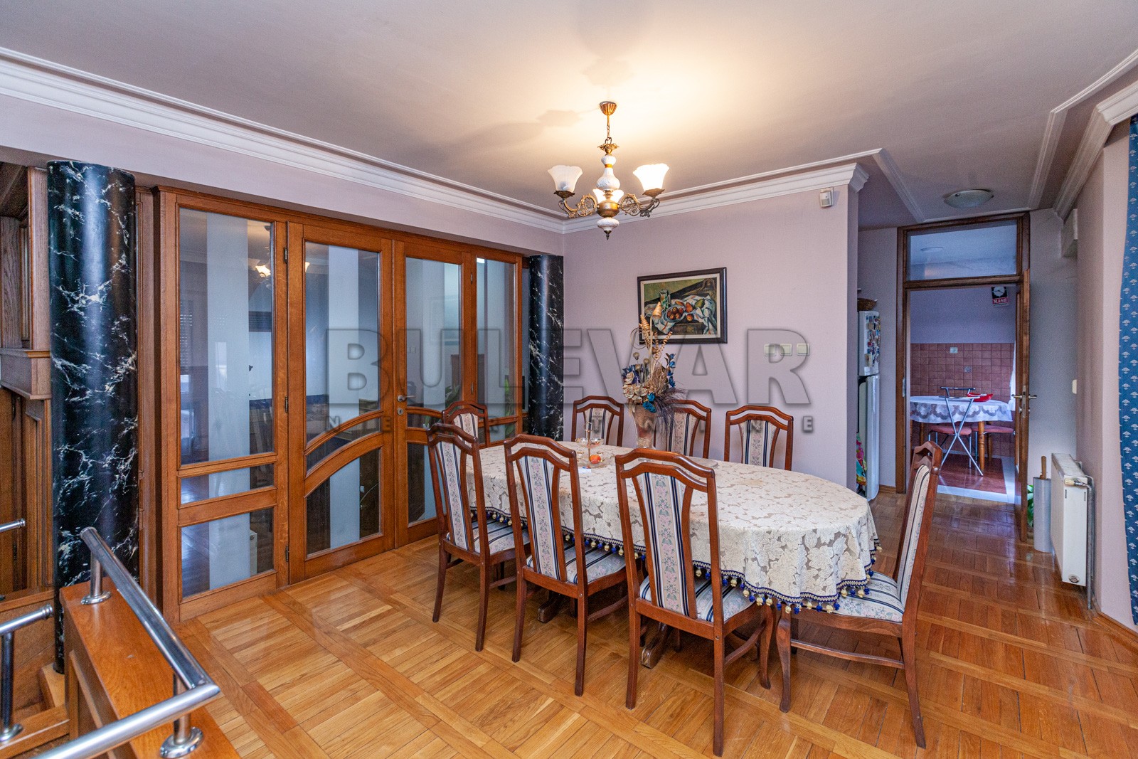 četvorosobna kuća, 450 m2, Centar, Jug Bogdanova ID: p-05303 7