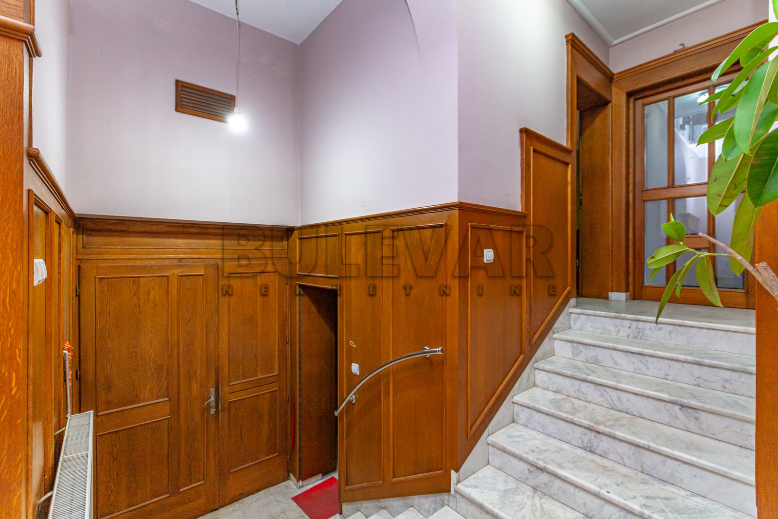 četvorosobna kuća, 450 m2, Centar, Jug Bogdanova ID: p-05303 14