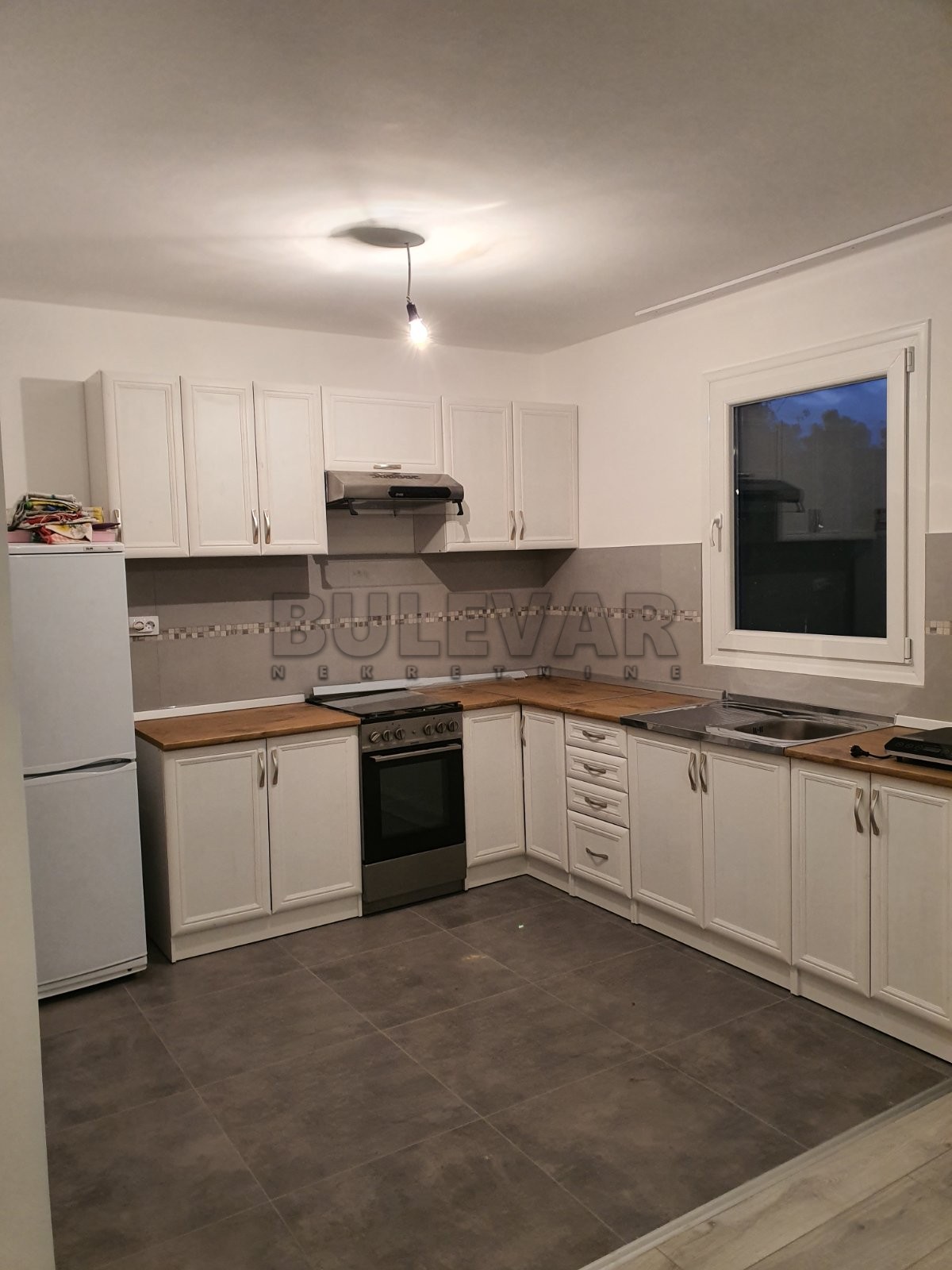 četvorosobna kuća, 45918 m2, Lužnice, Lužnice ID: p-07400 11