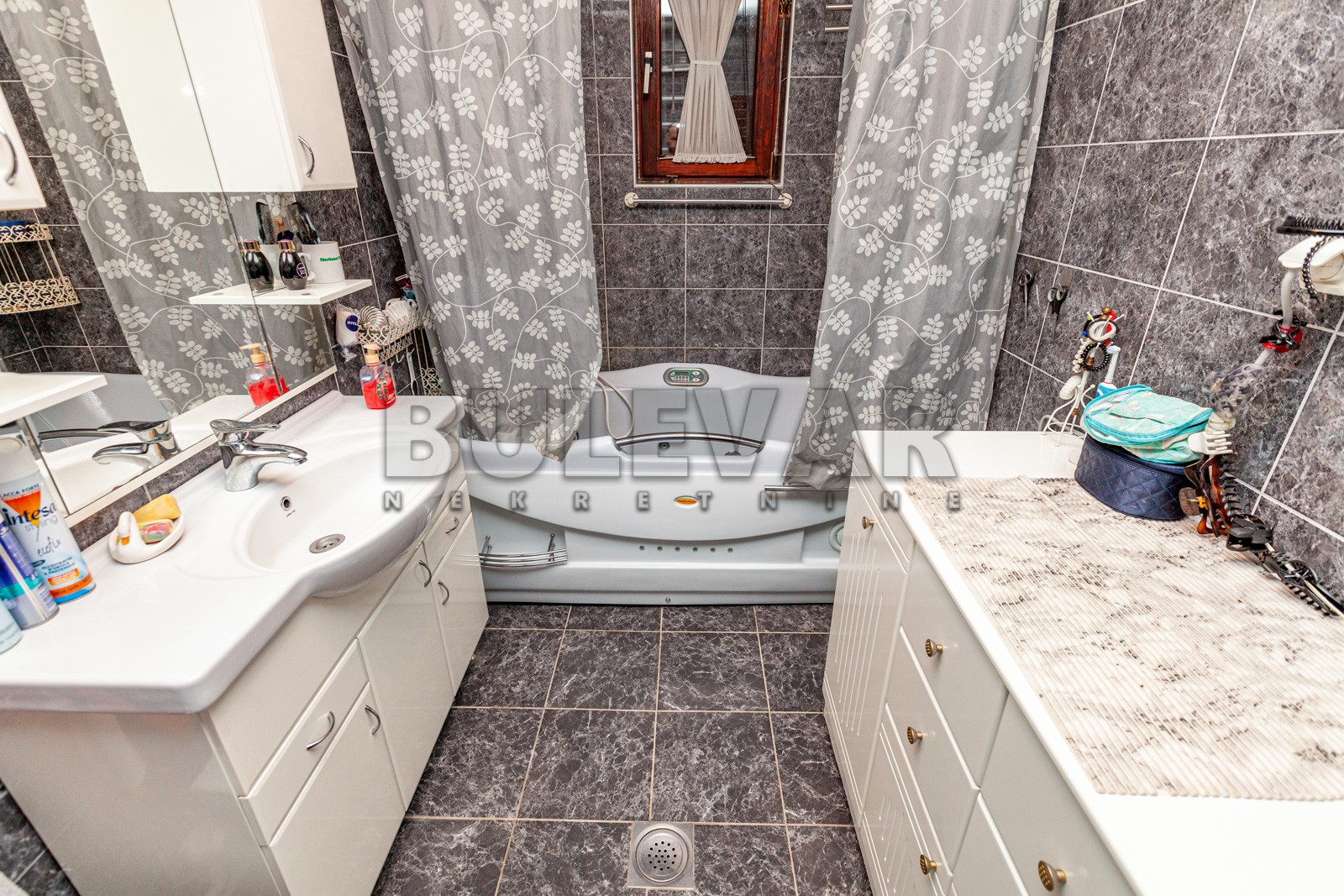 četvorosobna kuća, 560 m2, Pantelej, Krfska ID: p-04579 17