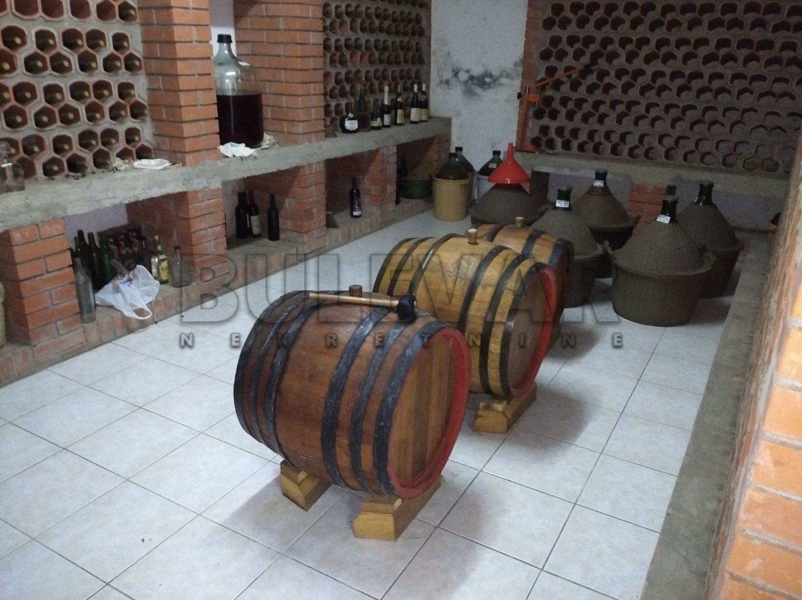 četvorosobna kuća, 561 m2, Palilula, Bubanjska ID: p-01086 41