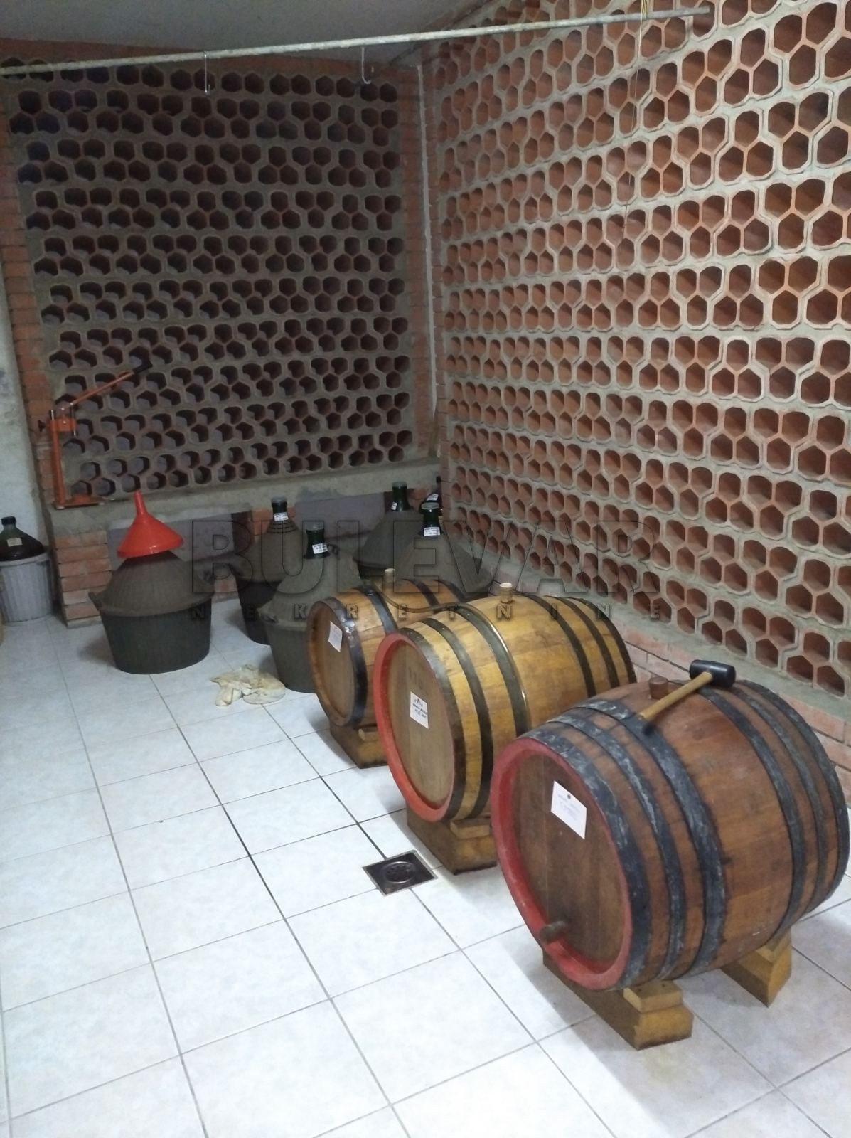 četvorosobna kuća, 561 m2, Palilula, Bubanjska ID: p-01086 42