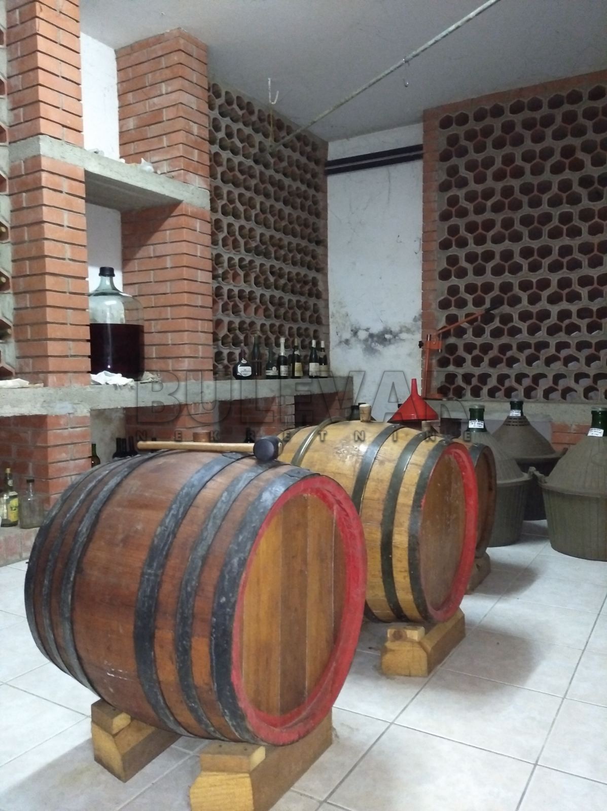 četvorosobna kuća, 561 m2, Palilula, Bubanjska ID: p-01086 43