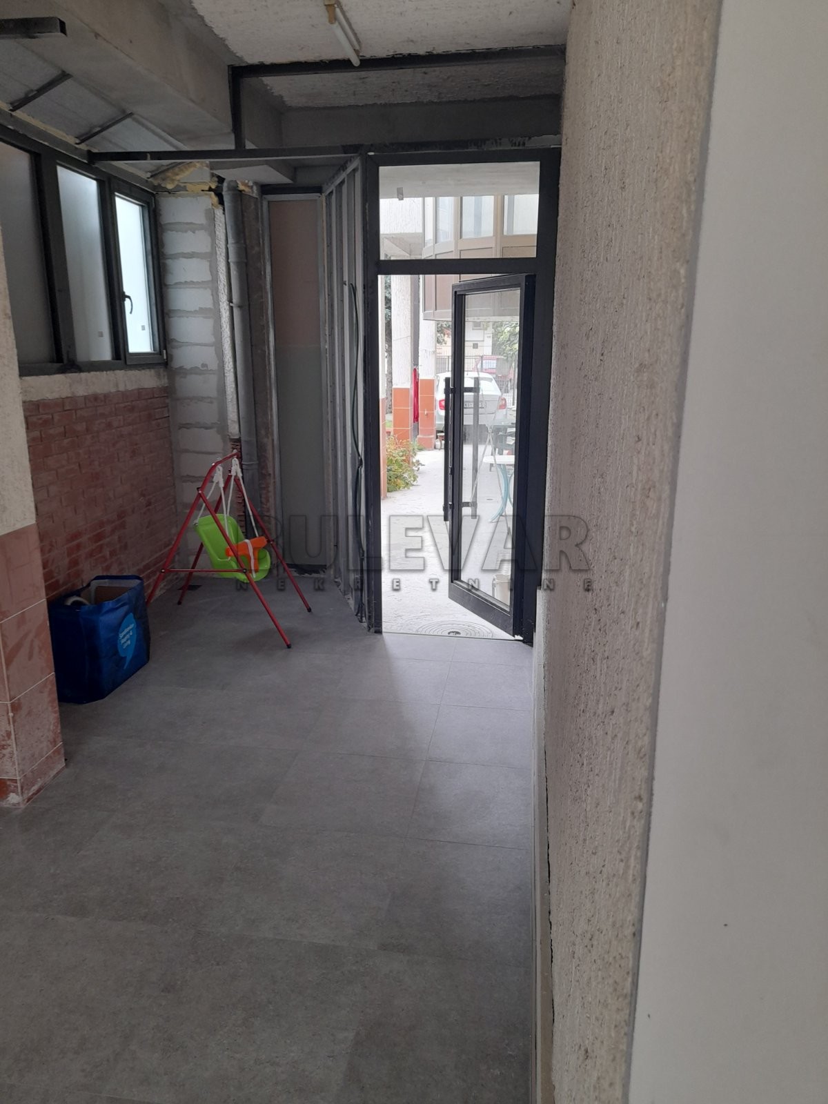 četvorosobna kuća, 570 m2, Centar, Cara Lazara ID: i-07197 10