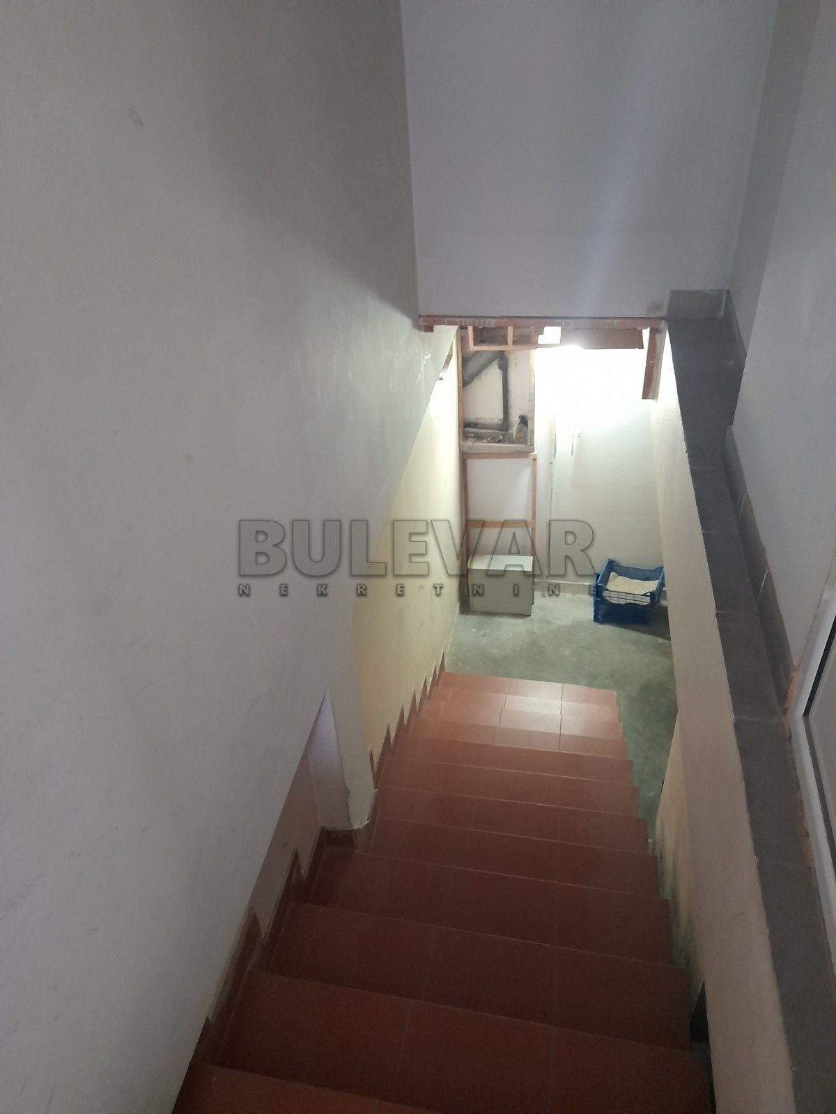 četvorosobna kuća, 570 m2, Centar, Cara Lazara ID: i-07197 1