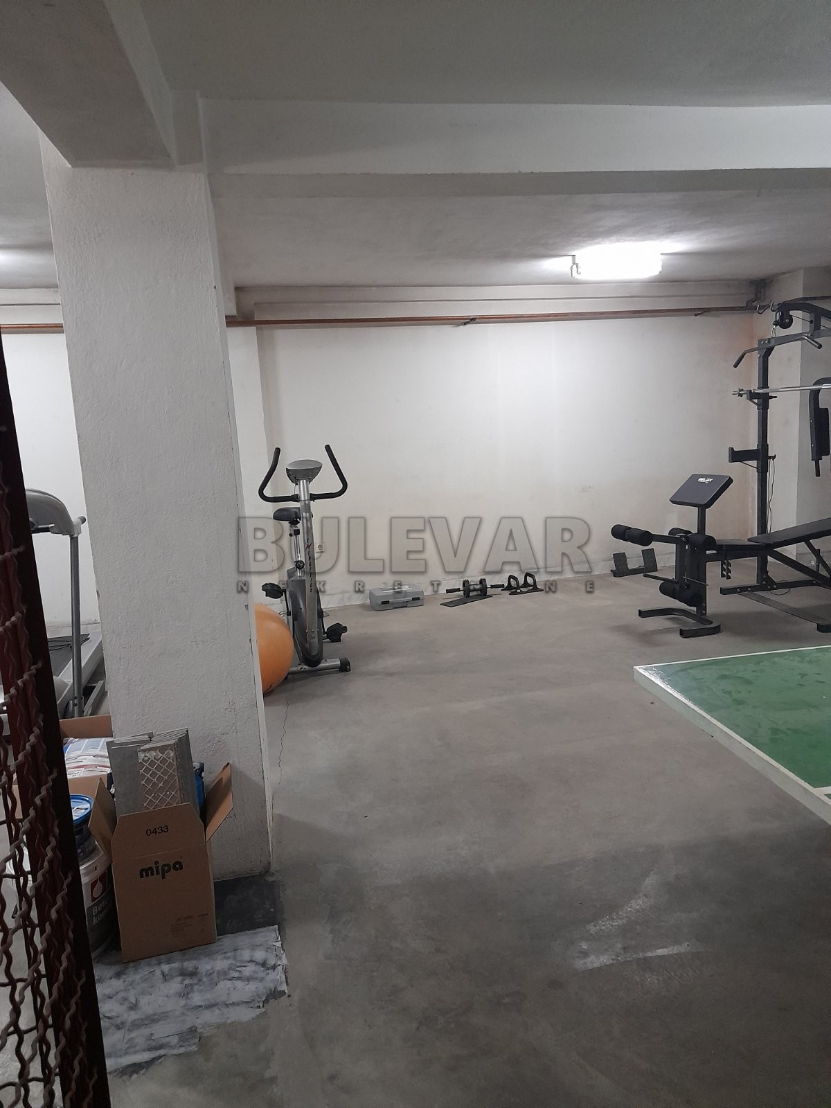 četvorosobna kuća, 570 m2, Centar, Cara Lazara ID: i-07197 3