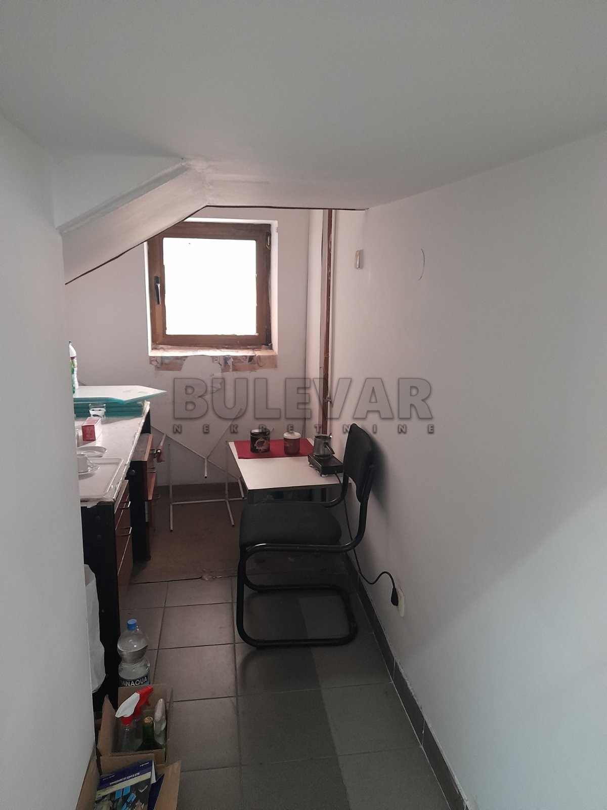 četvorosobna kuća, 570 m2, Centar, Cara Lazara ID: i-07197 8