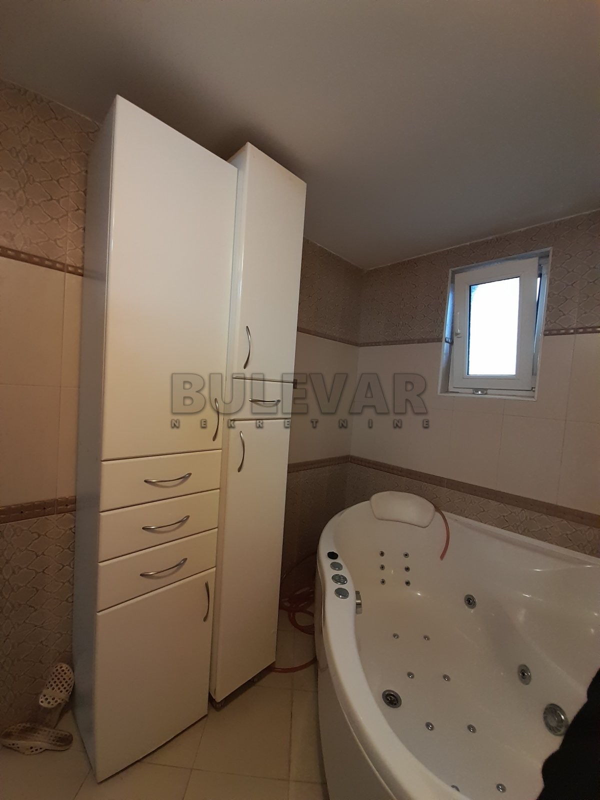 Dvosoban stan, 100 m2, Donja Vrežina, Skopska ID: i-010912 18