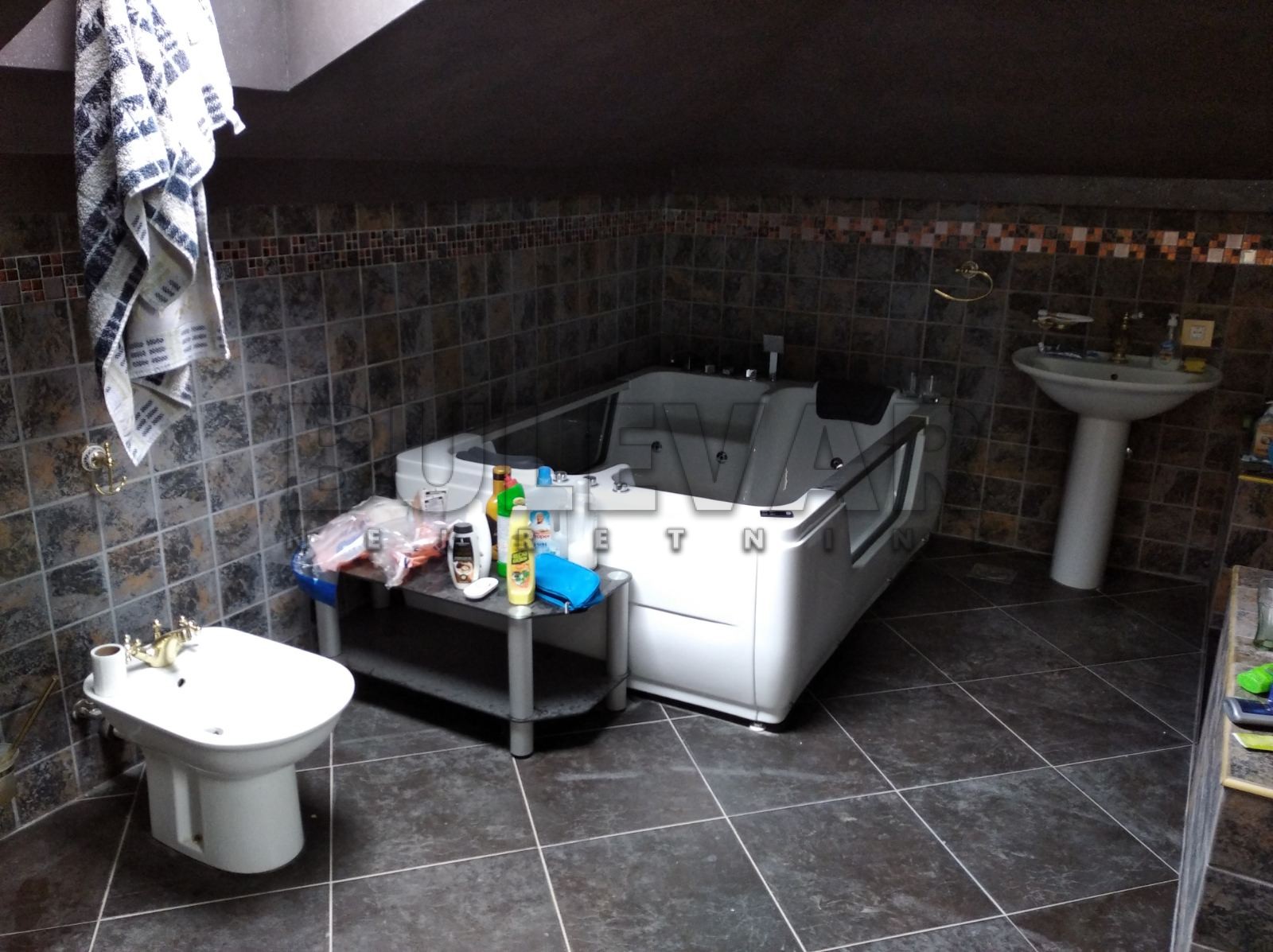 Dvosoban stan, 134 m2, Jagodin Mala, Knjaževačka ID: p-01044 23