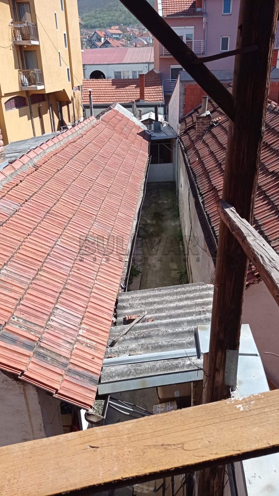 Dvosobna kuća, 70 m2, Knjaza Miloša ID: i-05637 9