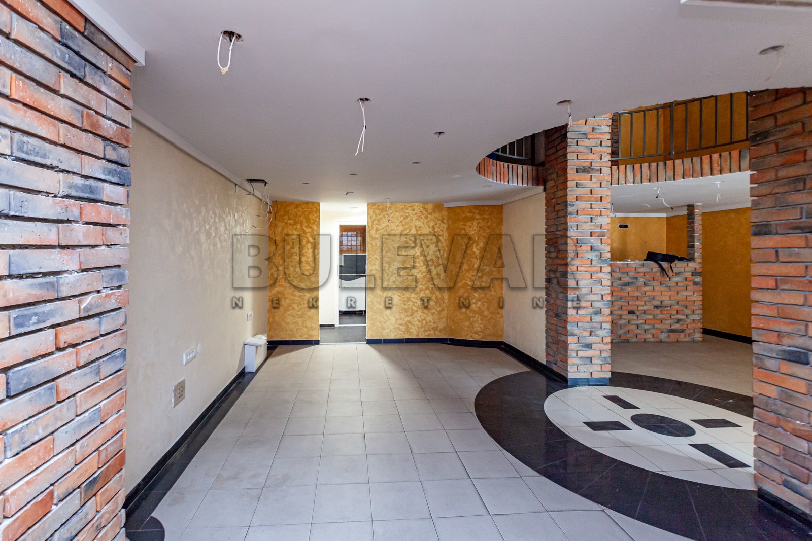 Lokal, 100 m2, Crveni Pevac, Bulevar dr Zorana ID: p-07858 2