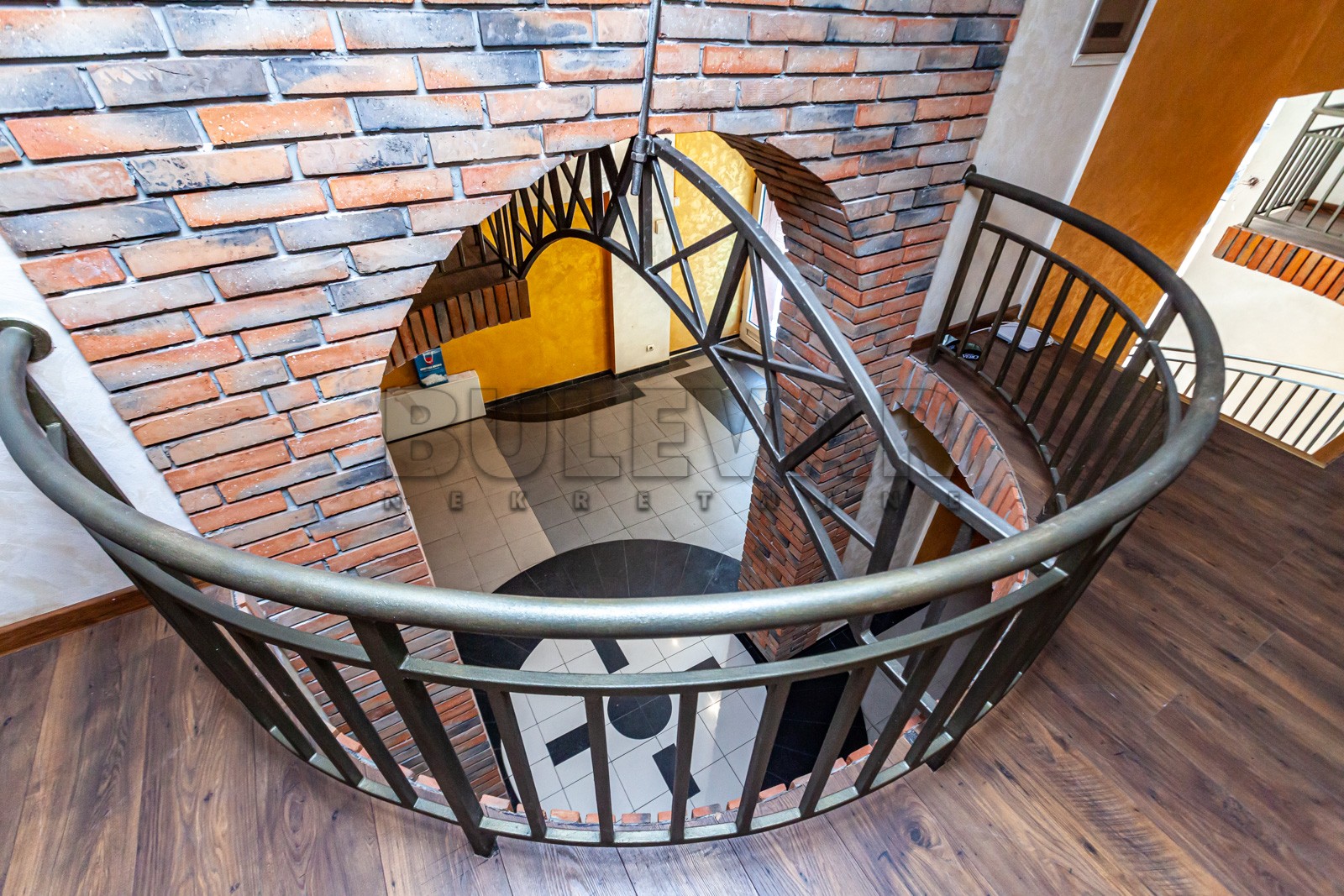 Lokal, 100 m2, Crveni Pevac, Bulevar dr Zorana ID: p-07858 7