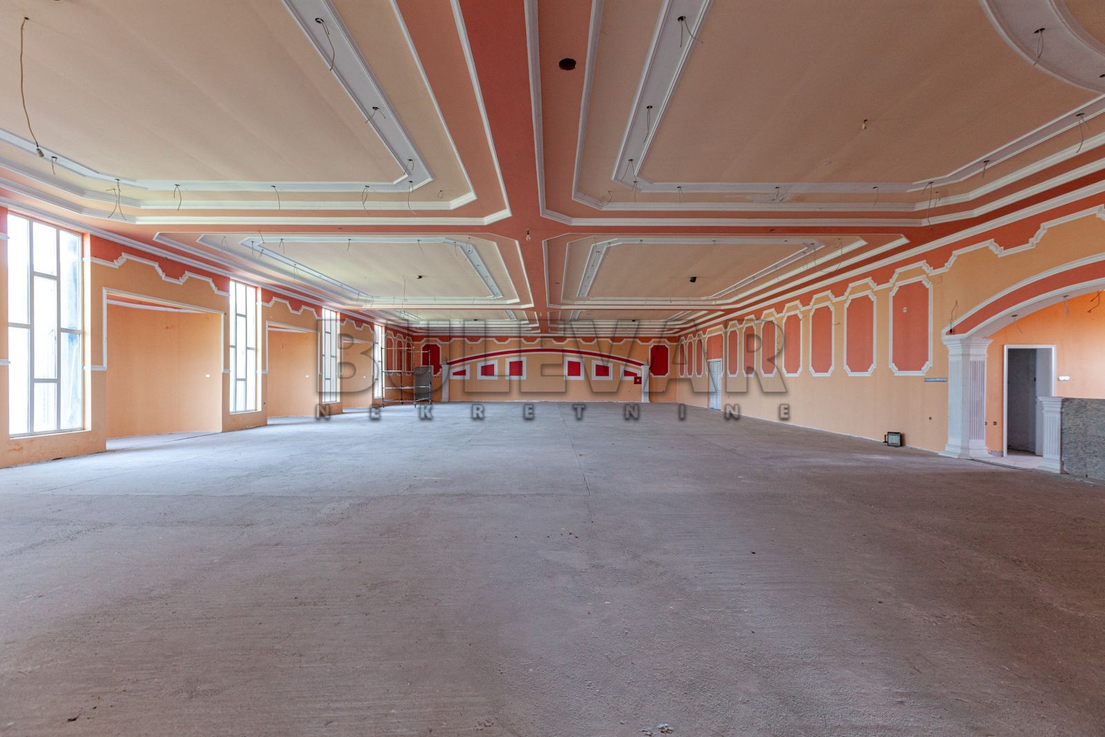 Lokal, 1100 m2, Pukovac ID: i-05840 4