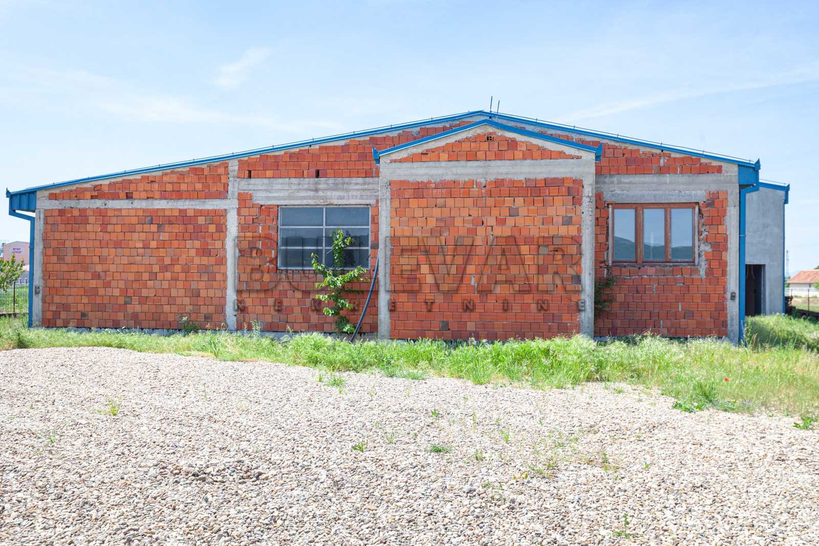 Lokal, 1100 m2, Pukovac ID: i-05840 20