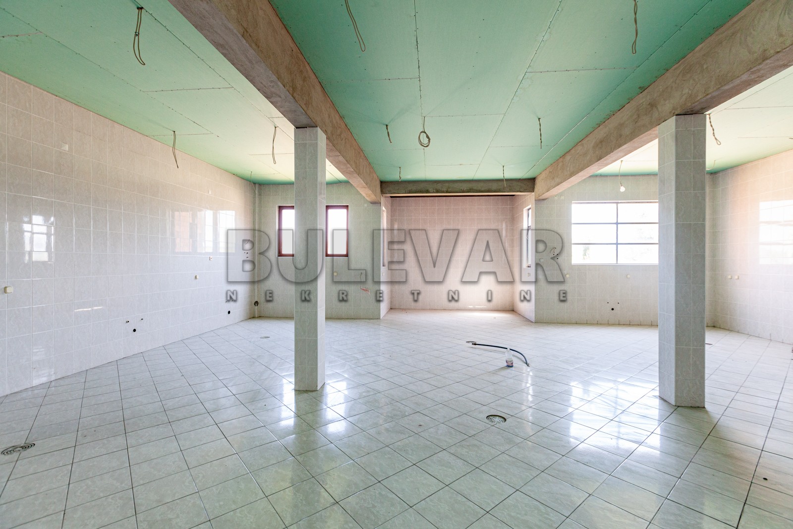 Lokal, 1100 m2, Pukovac ID: p-05833 13