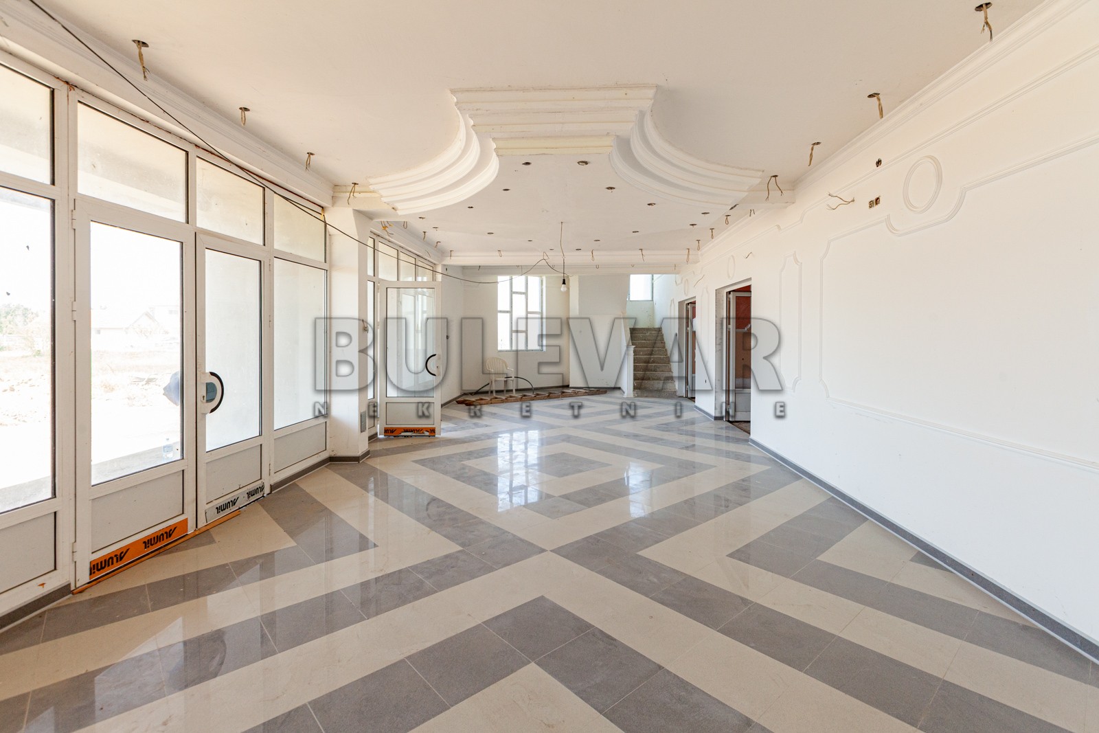 Lokal, 1100 m2, Pukovac ID: p-05833 2