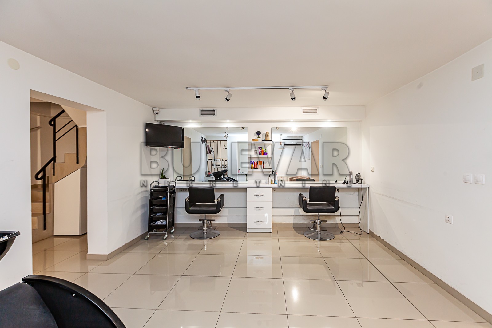 Lokal, 125 m2, Čair, Cara Dušana ID: i-011057 6