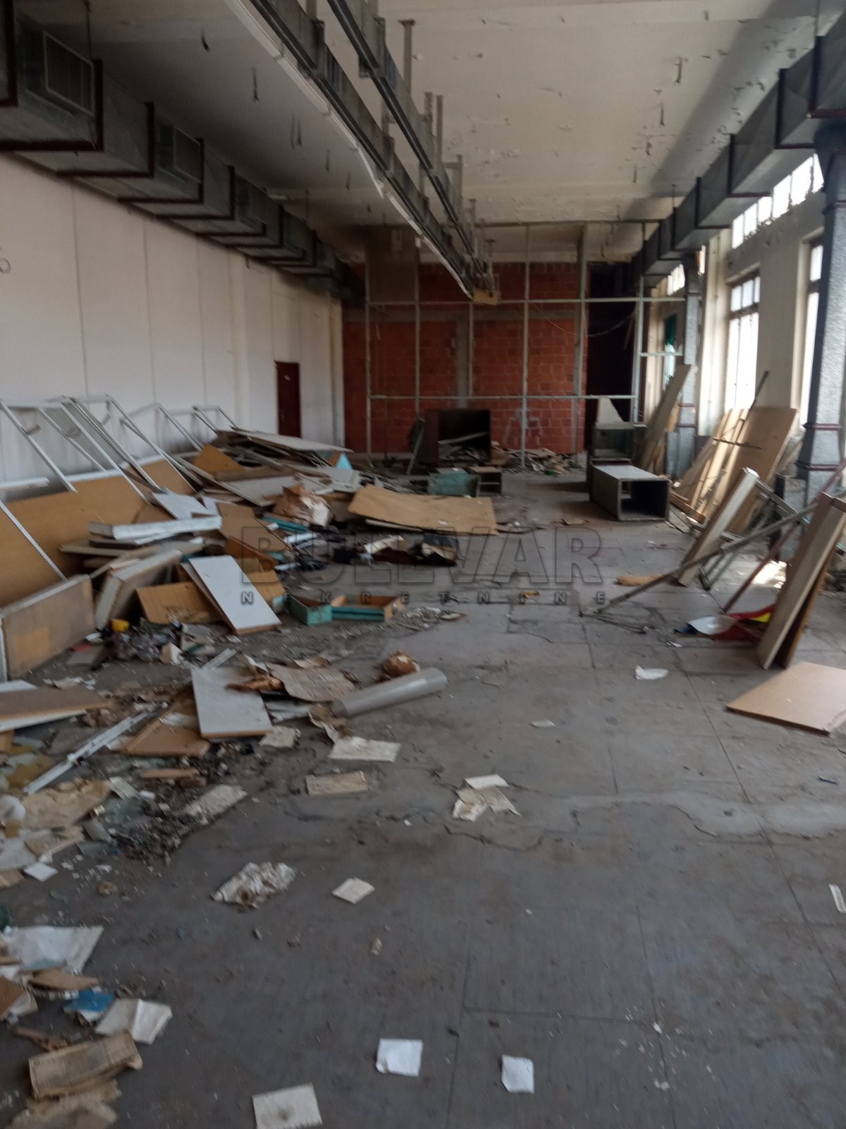 Lokal, 1260 m2, Trošarina, Bulevar svetog cara ID: i-06757 16