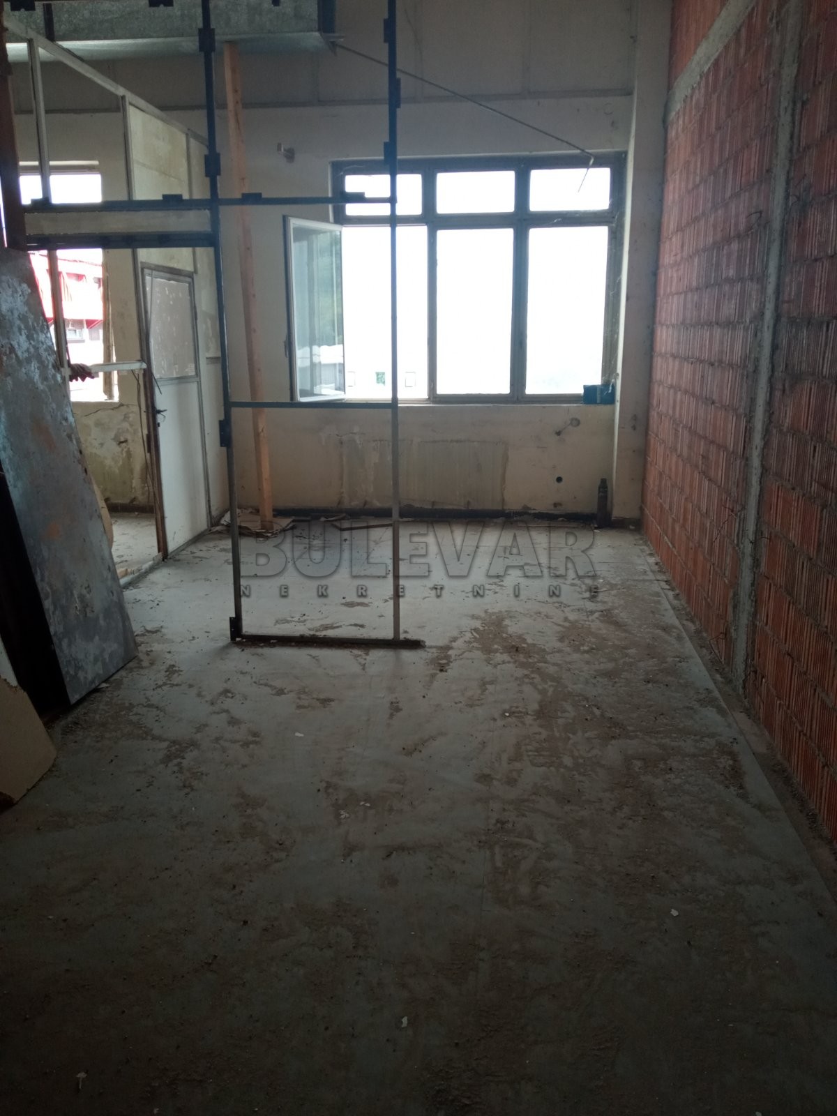 Lokal, 1260 m2, Trošarina, Bulevar svetog cara ID: i-06757 17