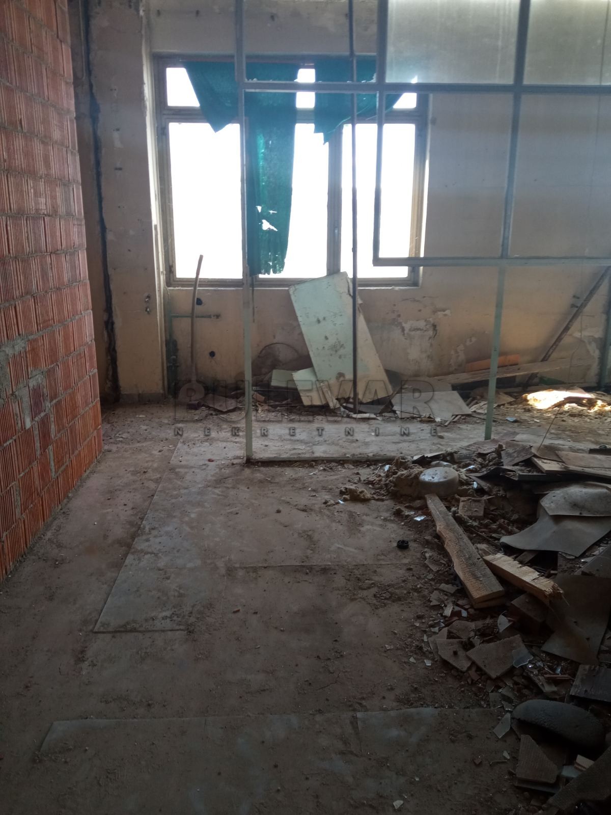 Lokal, 1260 m2, Trošarina, Bulevar svetog cara ID: i-06757 14