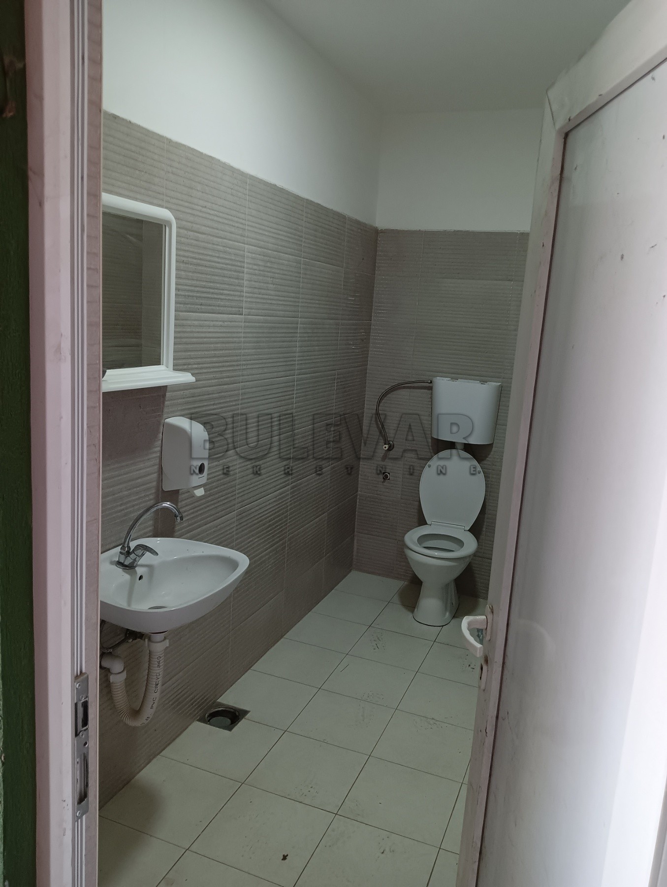 Lokal, 1420 m2, Trošarina, Bulevar svetog cara ID: i-06692 11