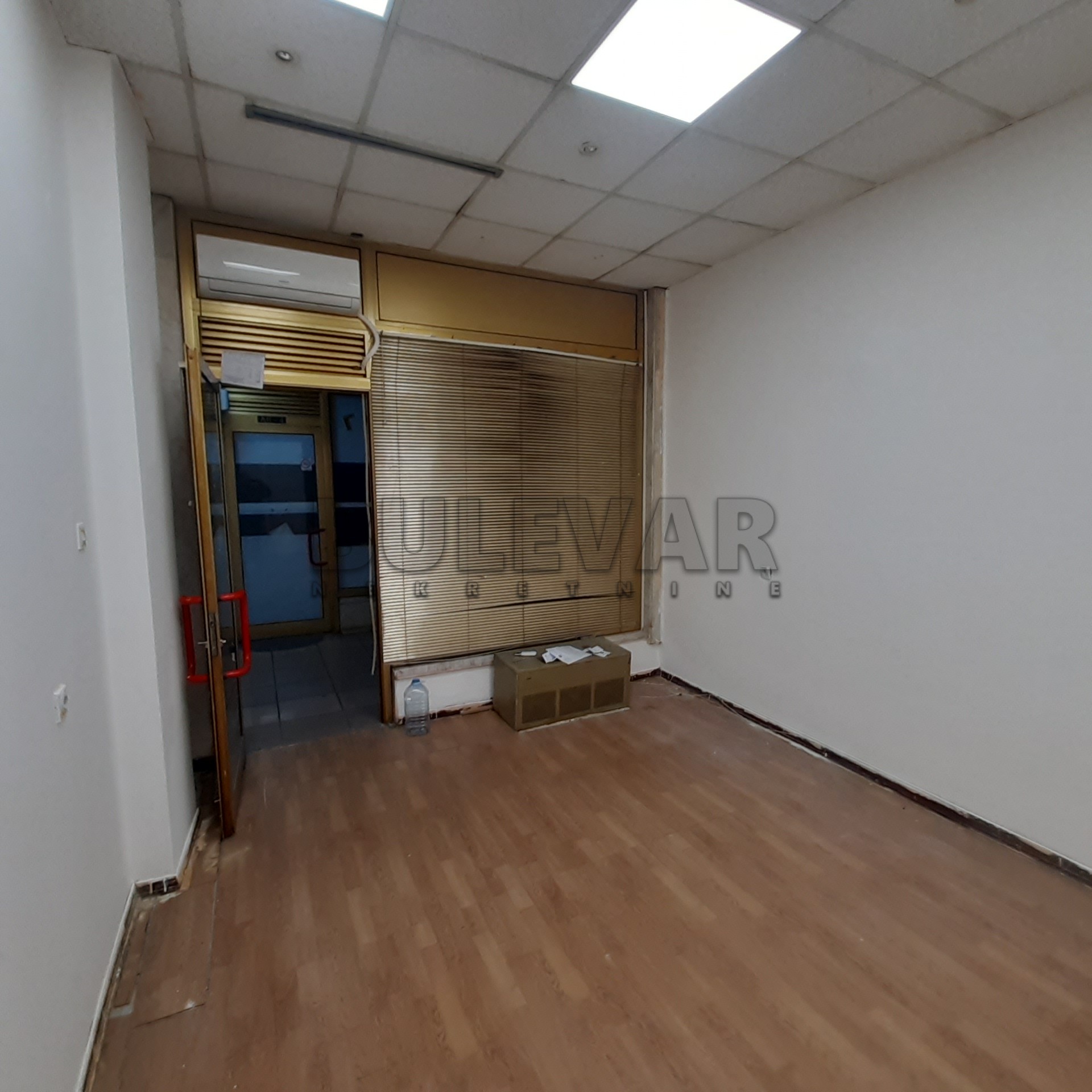 Lokal, 15 m2, Centar, Obrenovićeva ID: p-010531 1