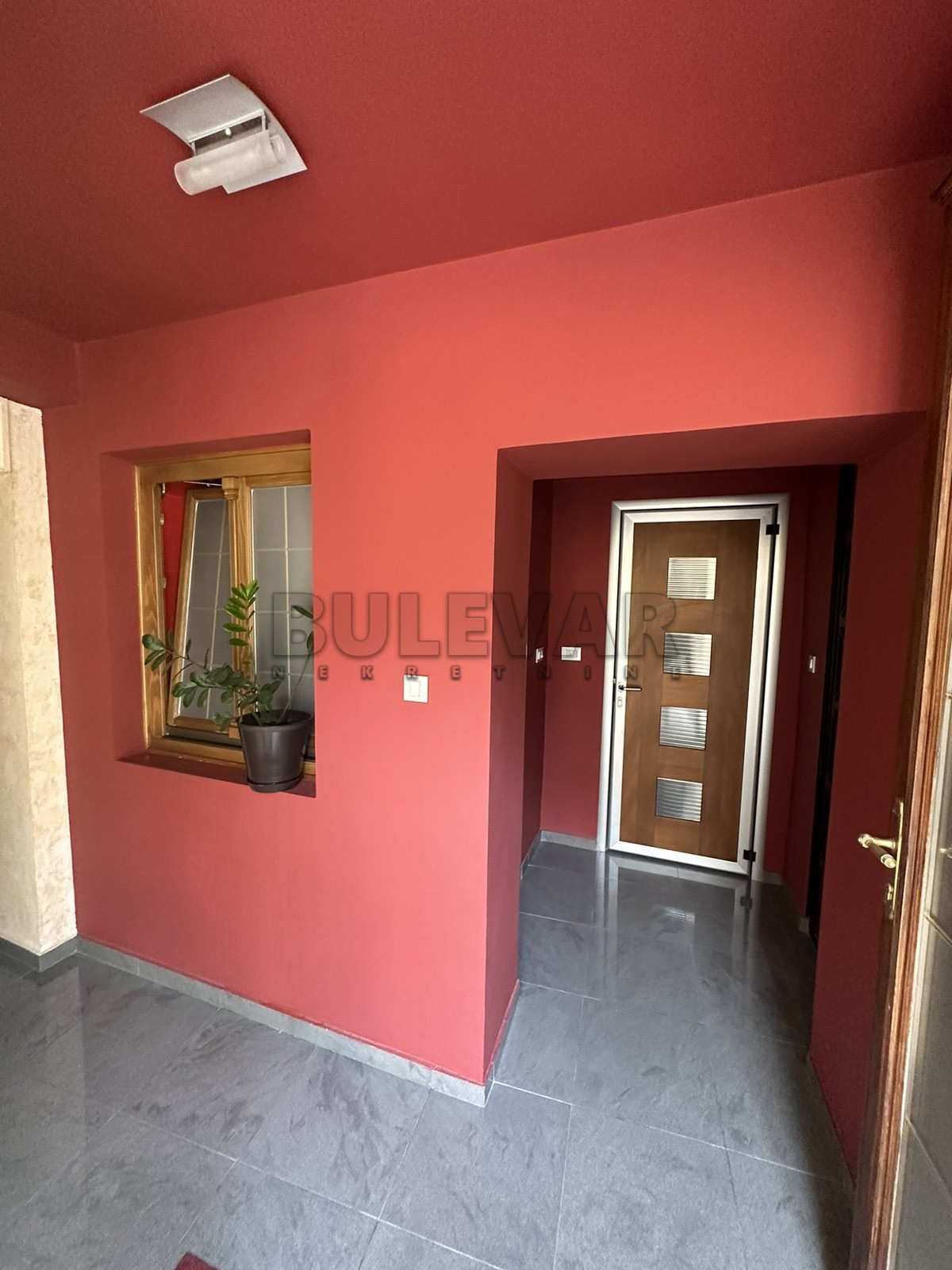 Lokal, 200 m2, Centar, Jeronimova ID: i-09200 16