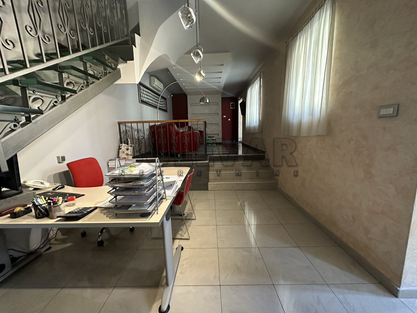 Lokal, 200 m2, Centar, Jeronimova ID: i-09200 11