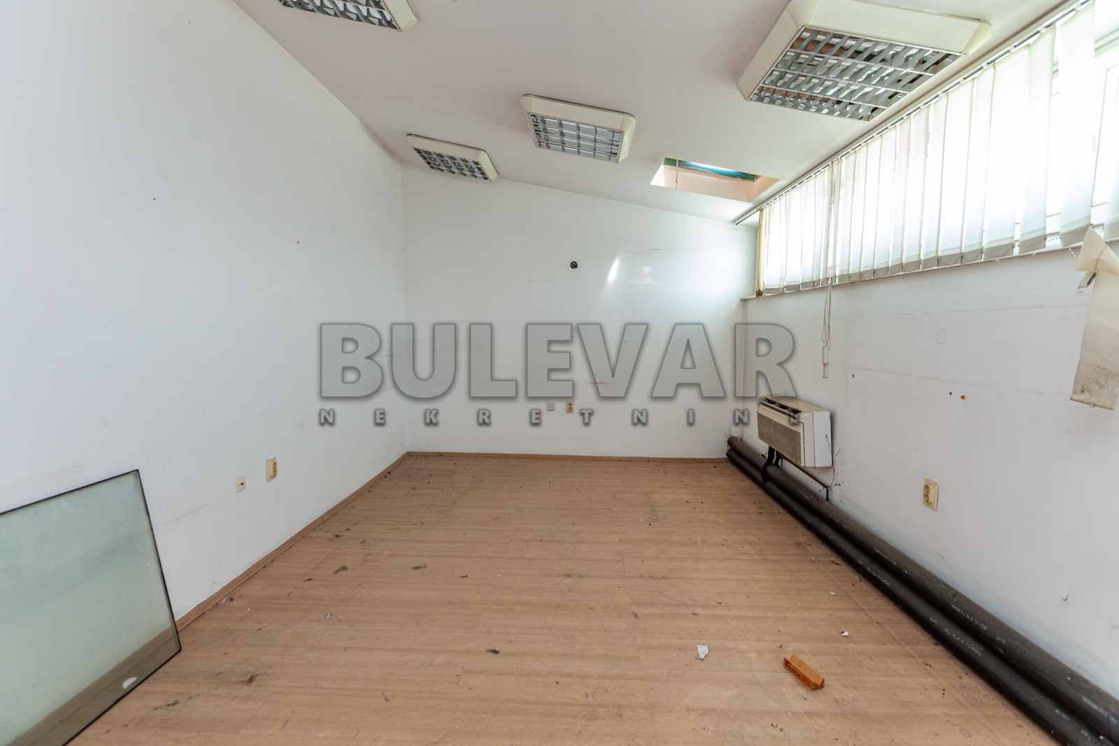 Lokal, 200 m2, Centar, Obrenovićeva ID: i-04431 4