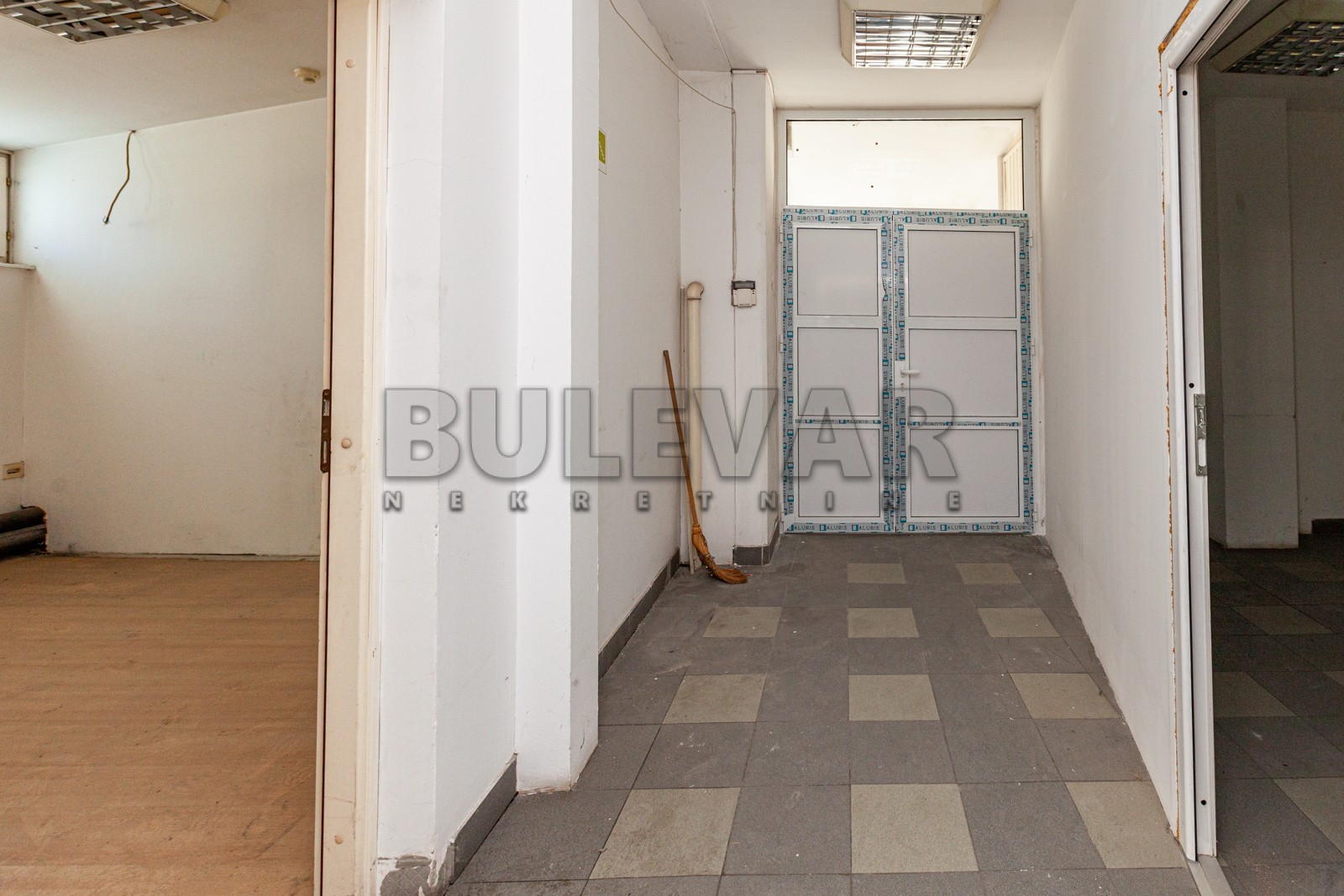 Lokal, 200 m2, Centar, Obrenovićeva ID: i-04431 6