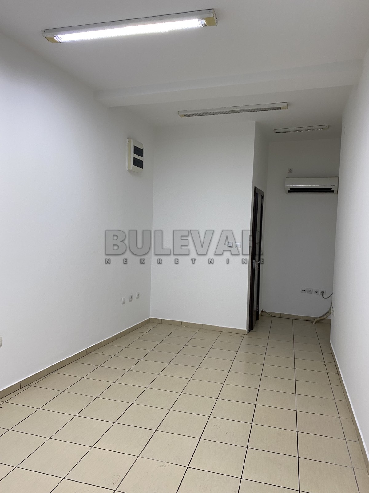 Lokal, 21 m2, Centar, Miloja Pavlovića ID: p-010200 5
