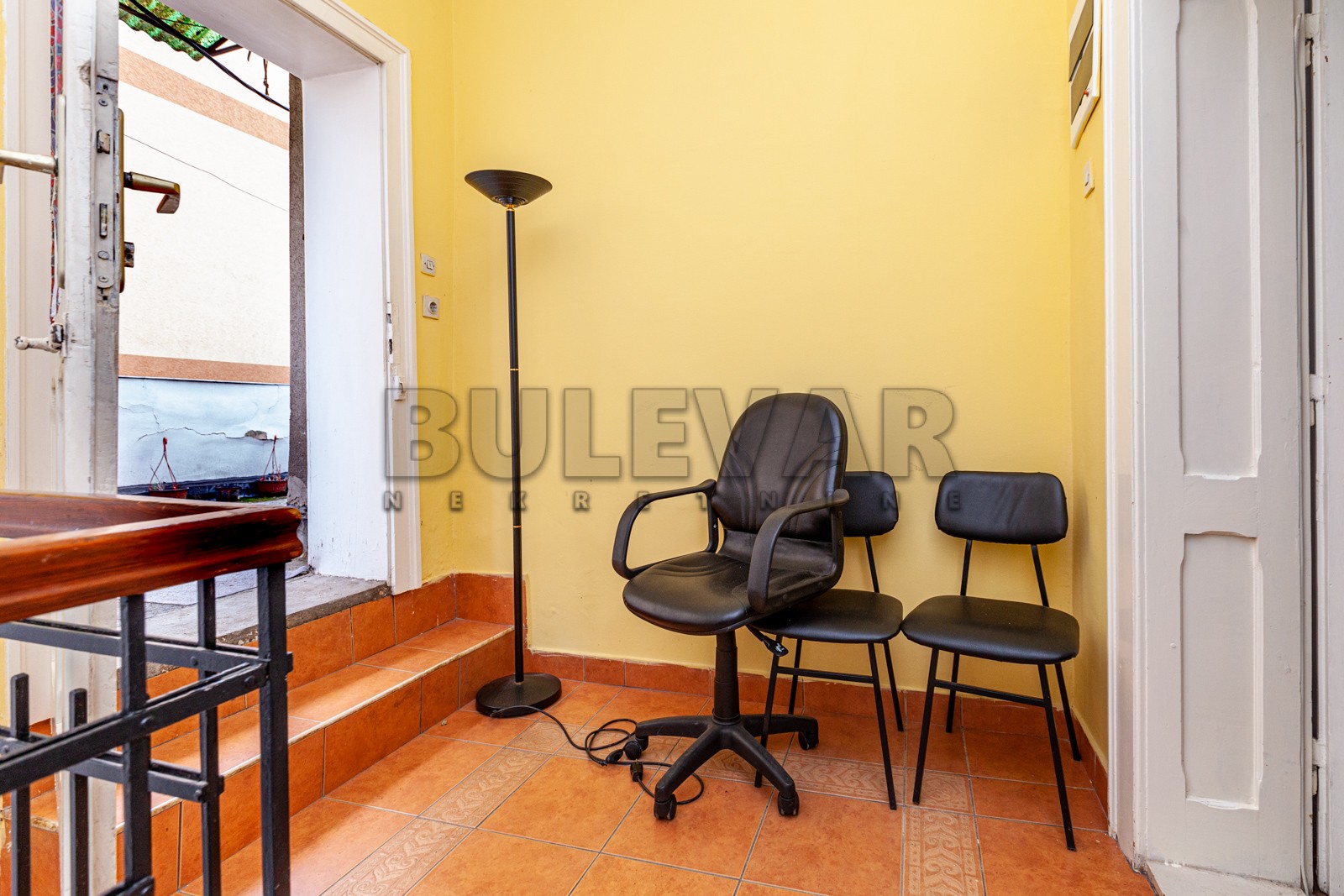 Lokal, 250 m2, Filozofski fakultet, Prvomajska ID: i-03801 11