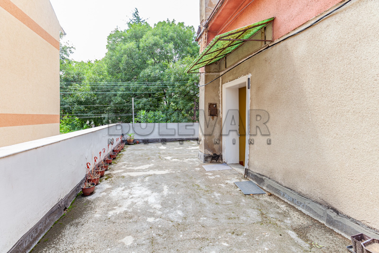 Lokal, 250 m2, Filozofski fakultet, Prvomajska ID: i-03801 9