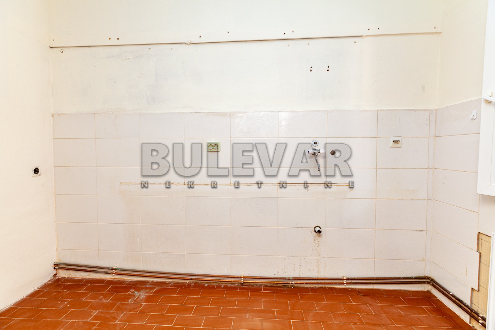 Lokal, 250 m2, Filozofski fakultet, Prvomajska ID: i-03801 22