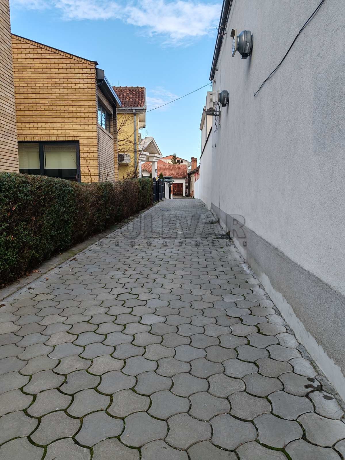 Lokal, 300 m2, Centar, Karađorđeva ID: i-010642 3