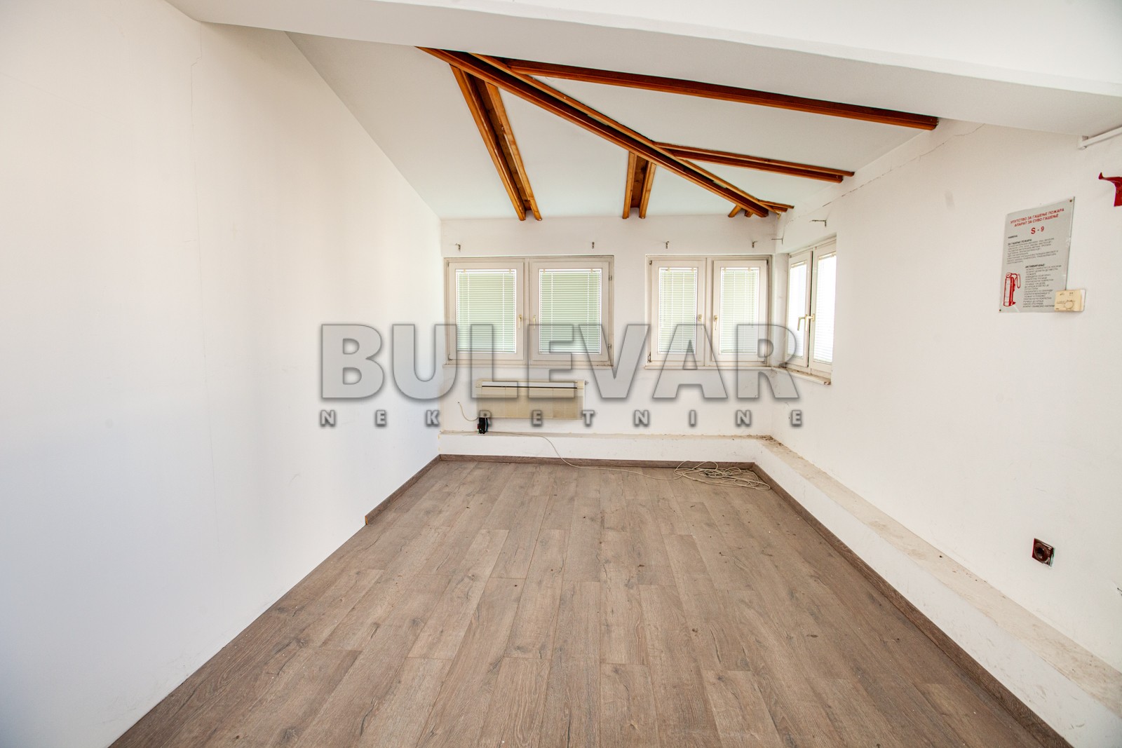 Lokal, 300 m2, Centar, Obrenovićeva ID: i-04429 10