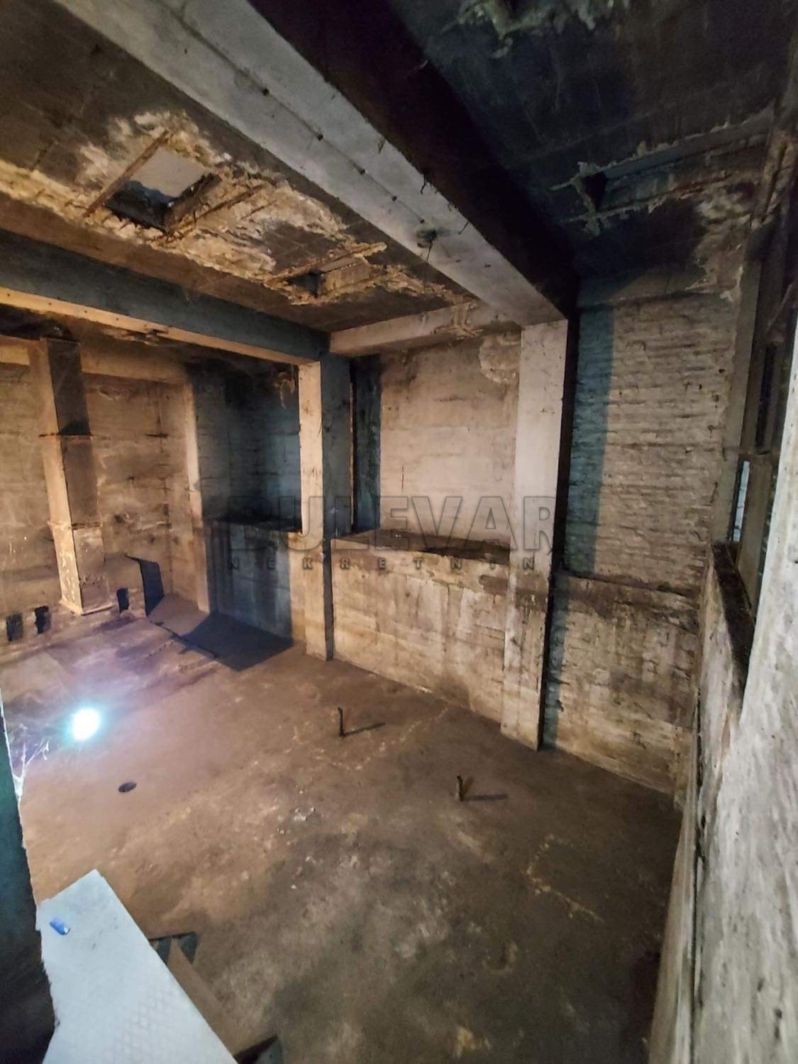 Lokal, 350 m2, Centar, Generala Milojka Lešjanina ID: i-010405 17