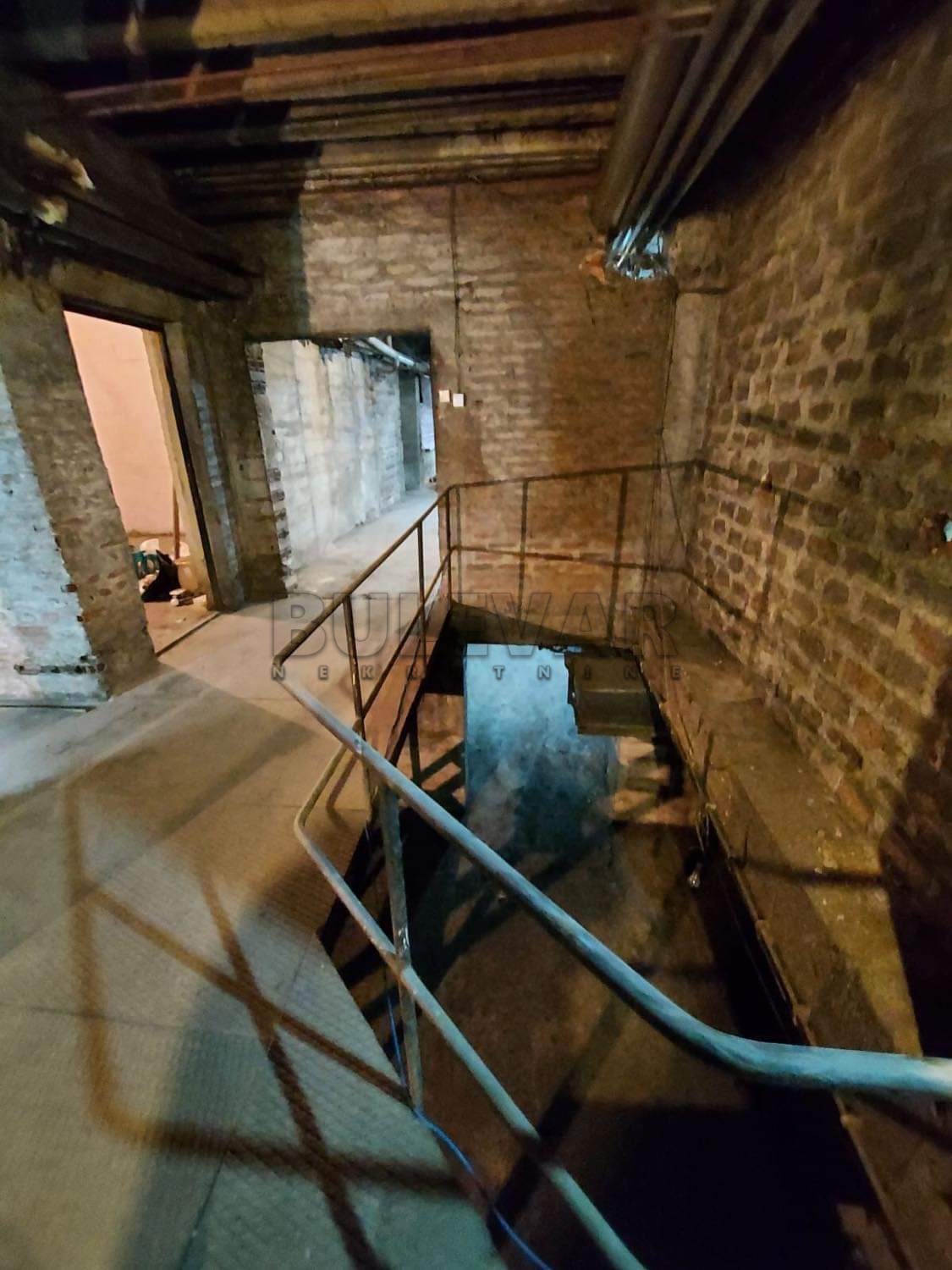 Lokal, 350 m2, Centar, Generala Milojka Lešjanina ID: i-010405 3