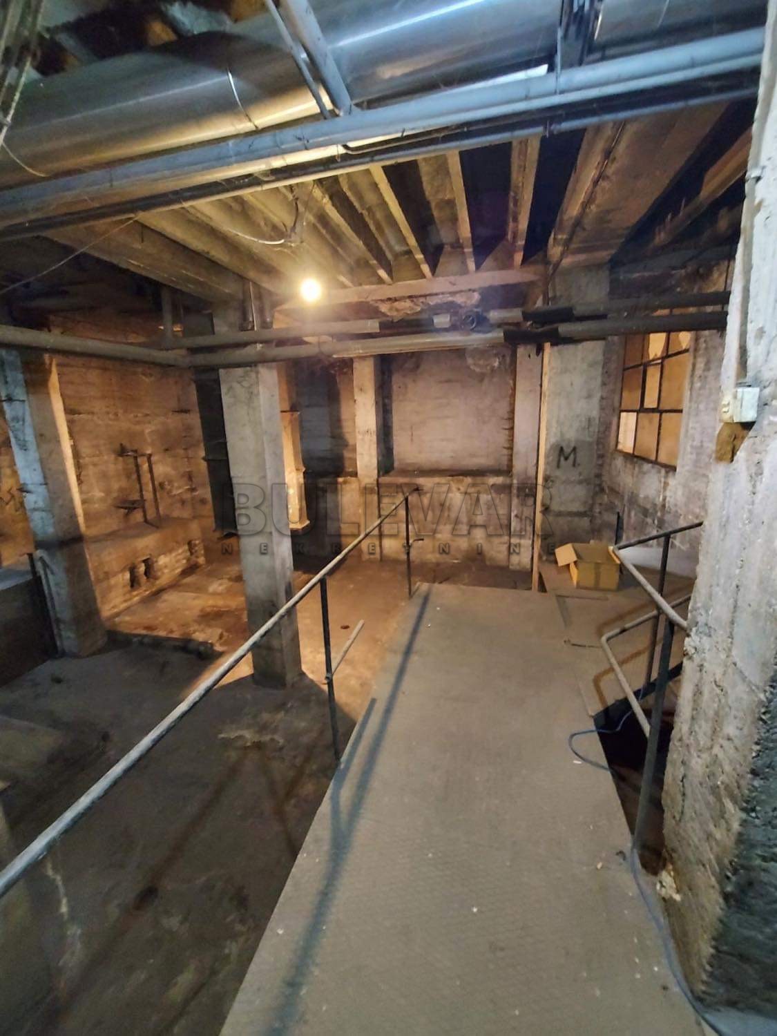 Lokal, 350 m2, Centar, Generala Milojka Lešjanina ID: i-010405 5