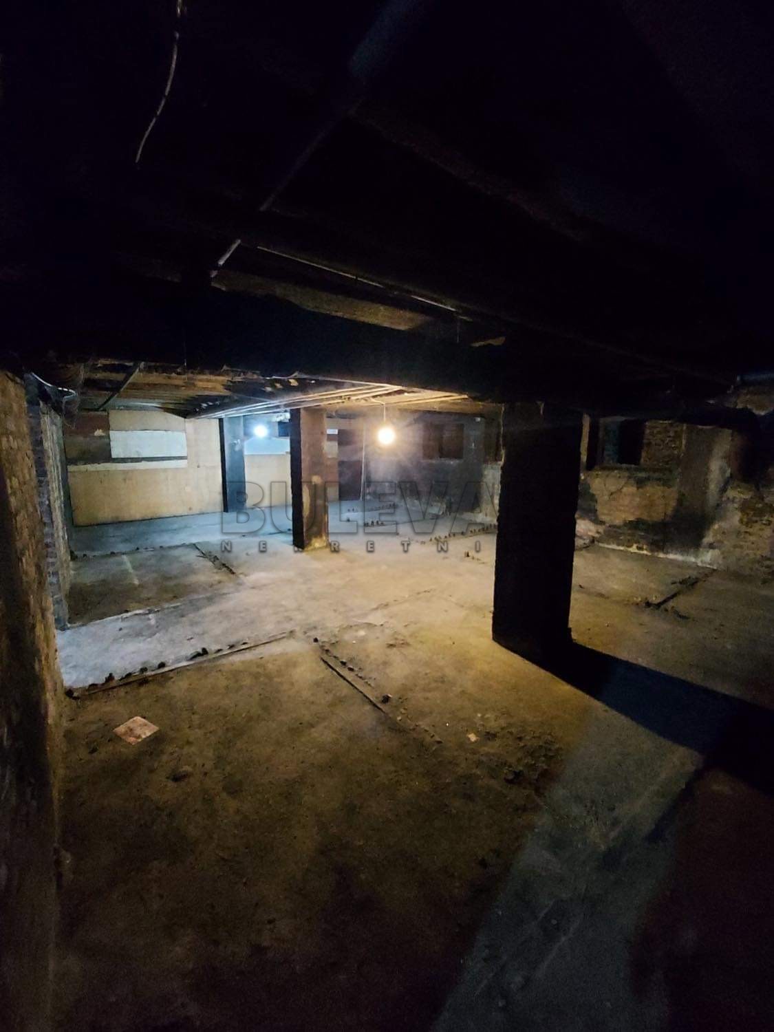 Lokal, 350 m2, Centar, Generala Milojka Lešjanina ID: i-010405 9