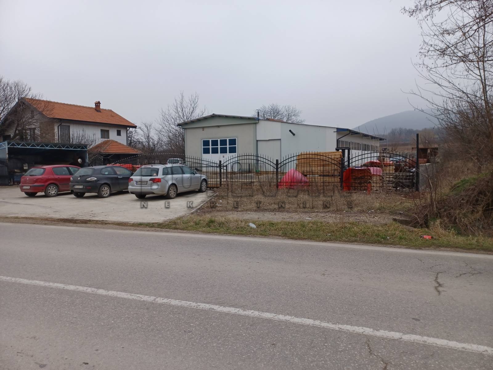 Lokal, 400 m2, Crveni krst, Stevana Sinđelića ID: i-08068 1