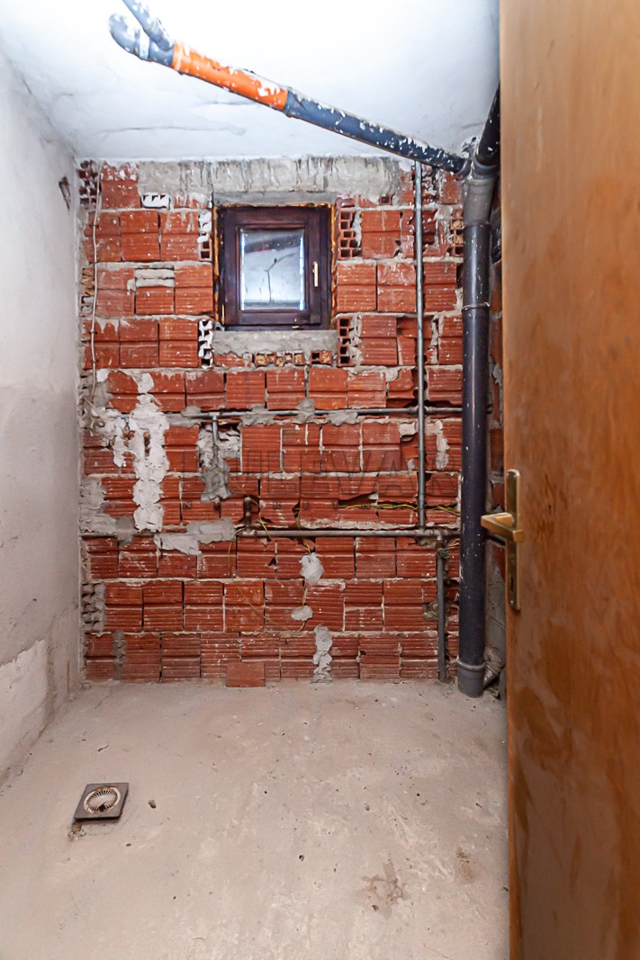 Lokal, 460 m2, Donja Vrežina, Borova ID: i-010901 10