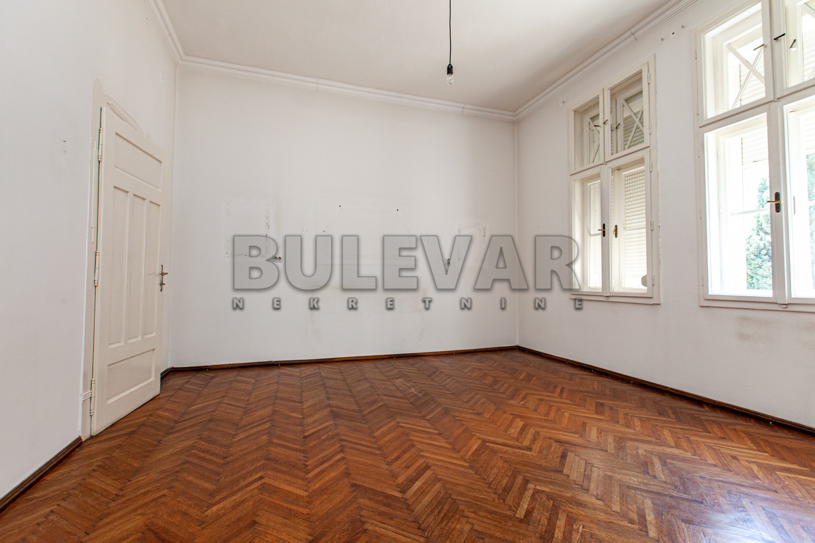 Lokal, 500 m2, Medijana, Svetozara Markovića ID: i-03643 2