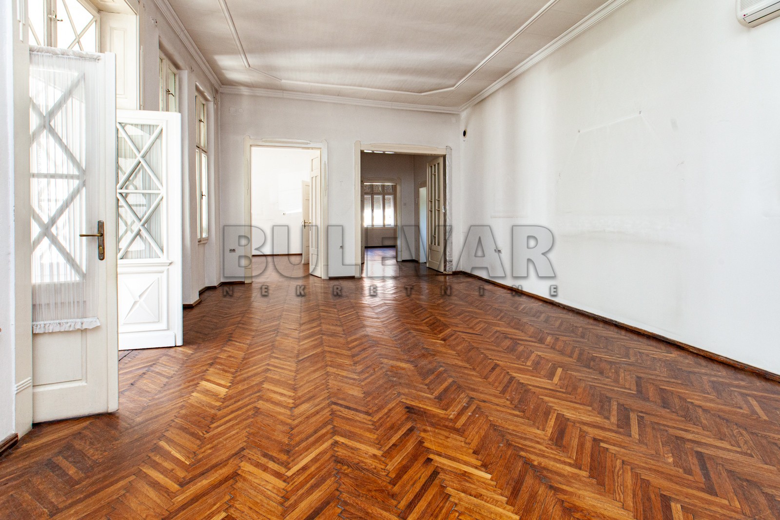 Lokal, 500 m2, Medijana, Svetozara Markovića ID: i-03643 4