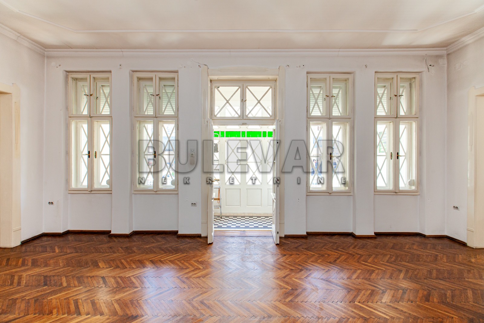 Lokal, 500 m2, Medijana, Svetozara Markovića ID: i-03643 6