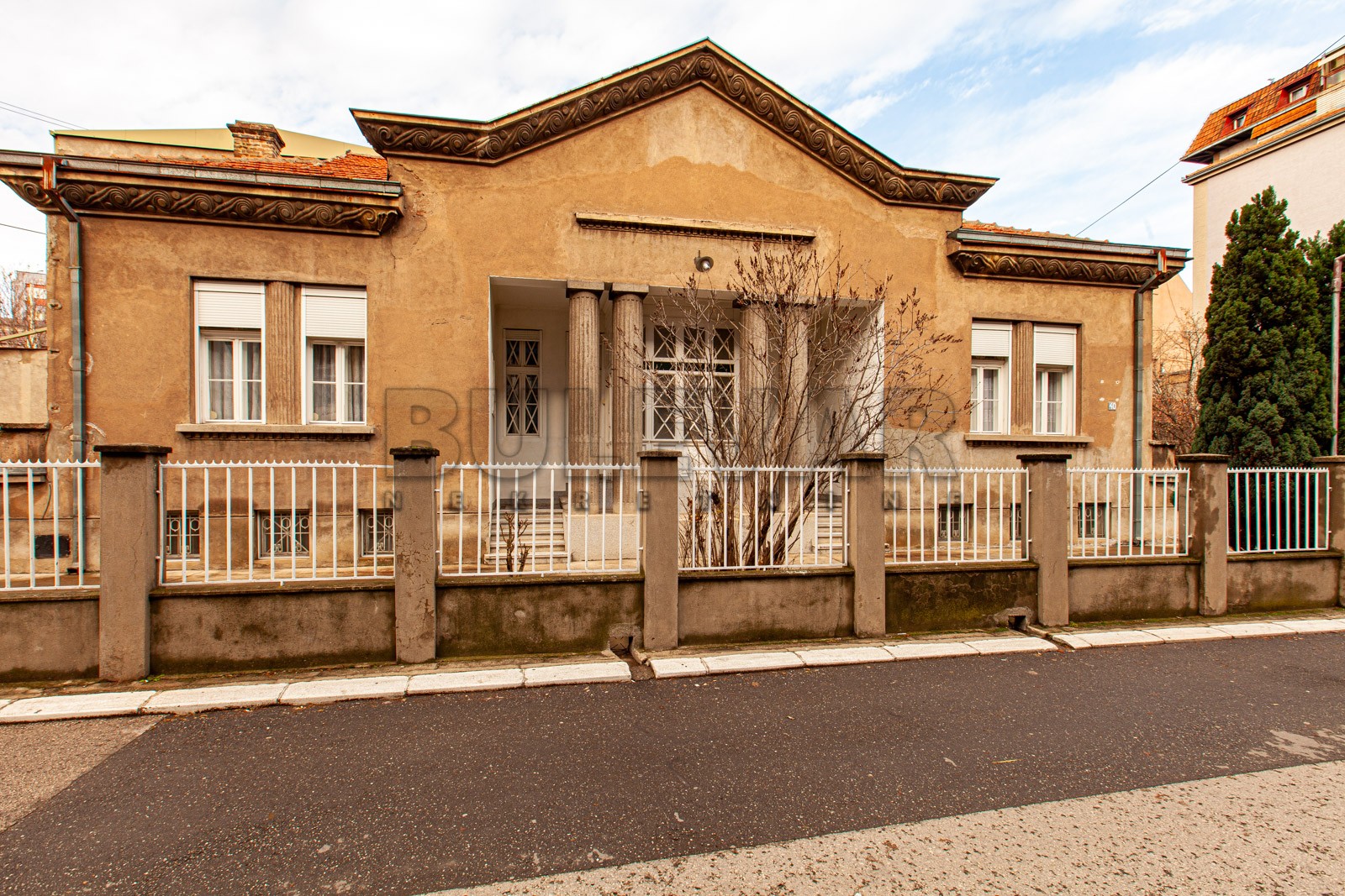 Lokal, 500 m2, Medijana, Svetozara Markovića ID: i-03643 21