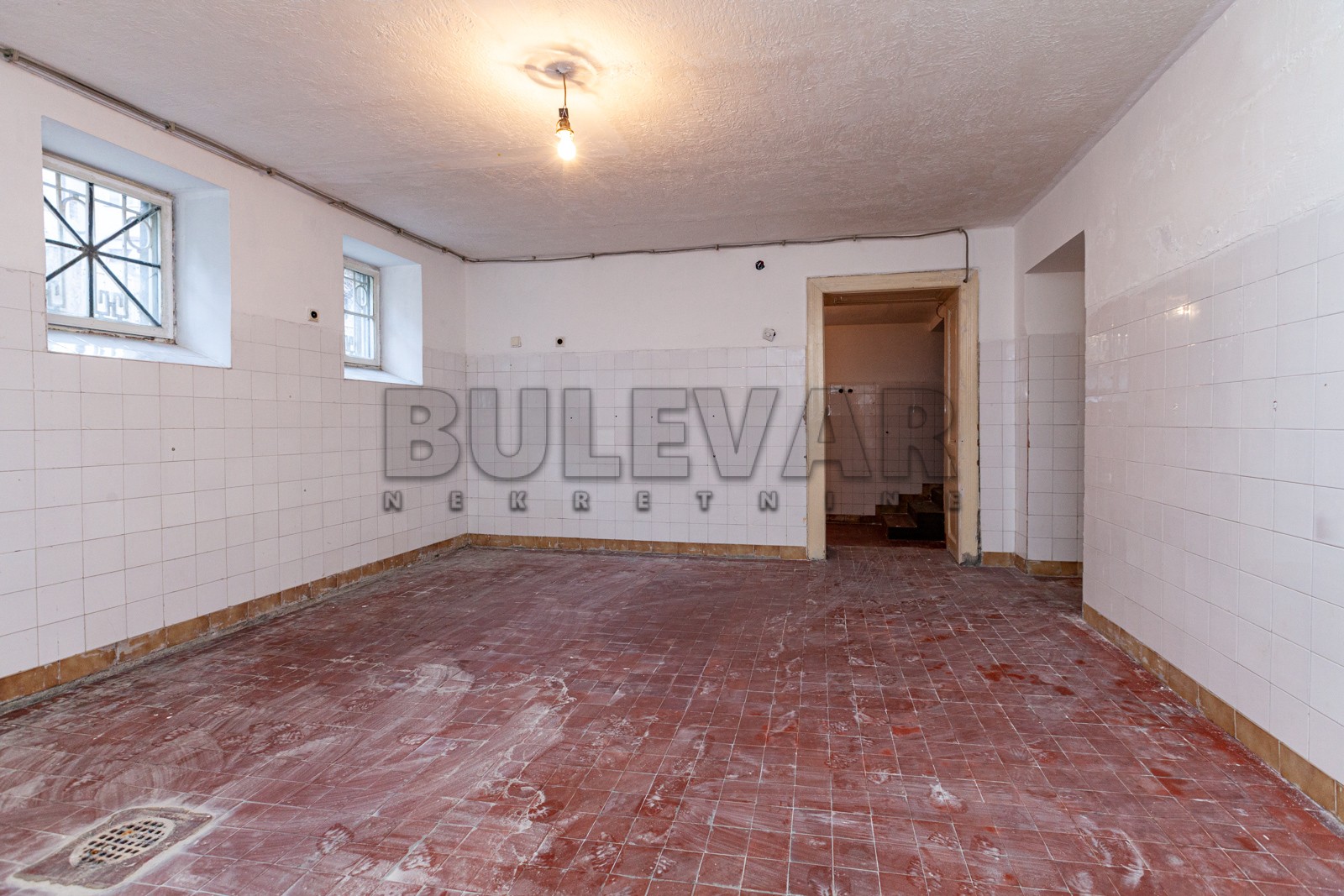 Lokal, 500 m2, Medijana, Svetozara Markovića ID: i-03643 24